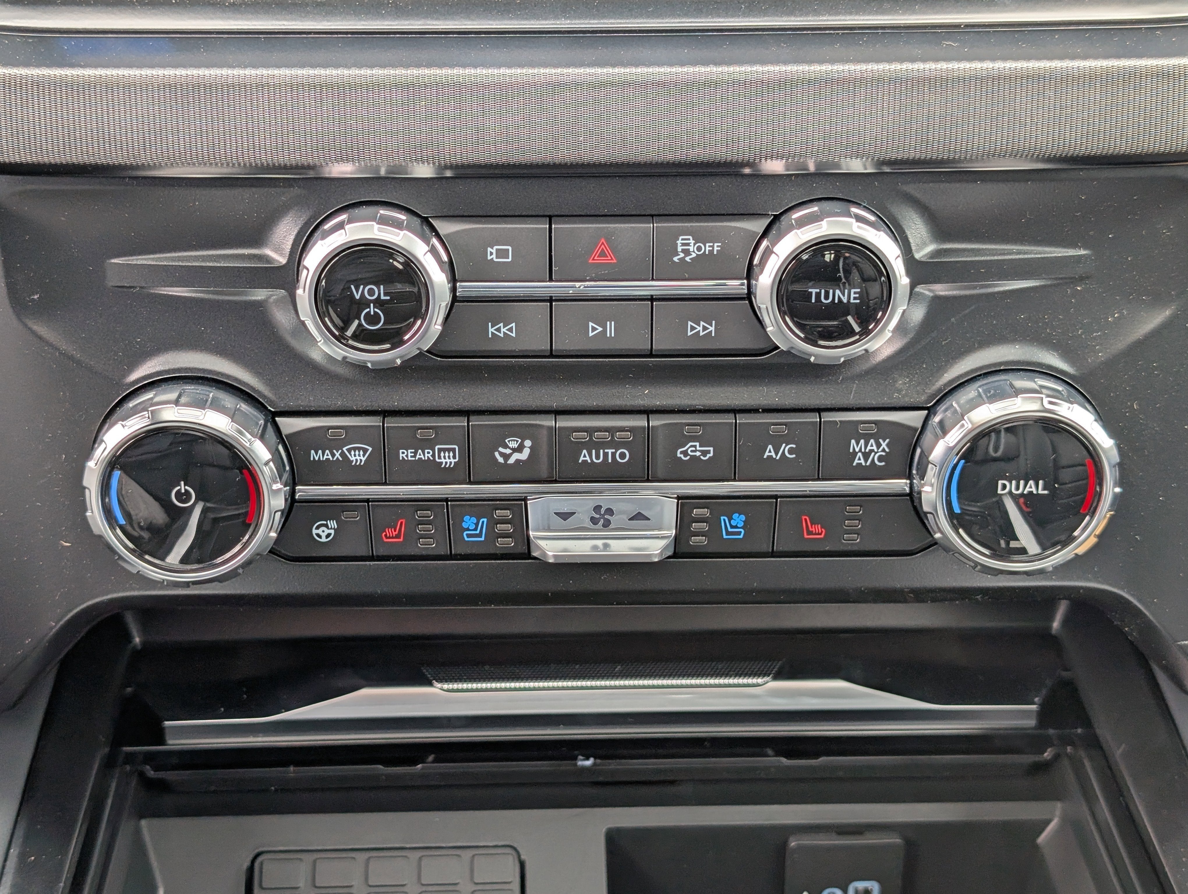 2026 Ford Super Duty F-350 DRW Platinum