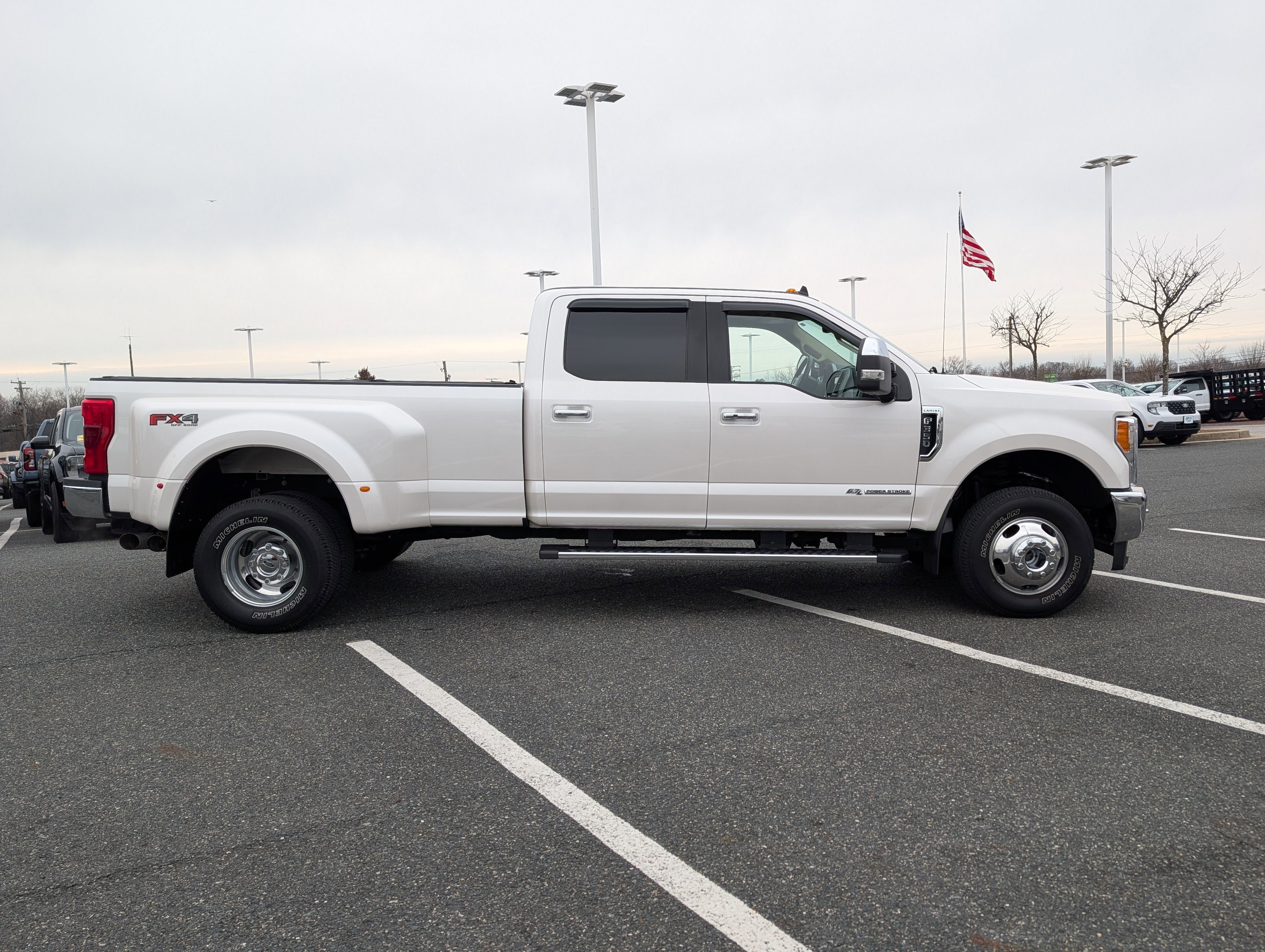2019 Ford Super Duty F-350 DRW LARIAT