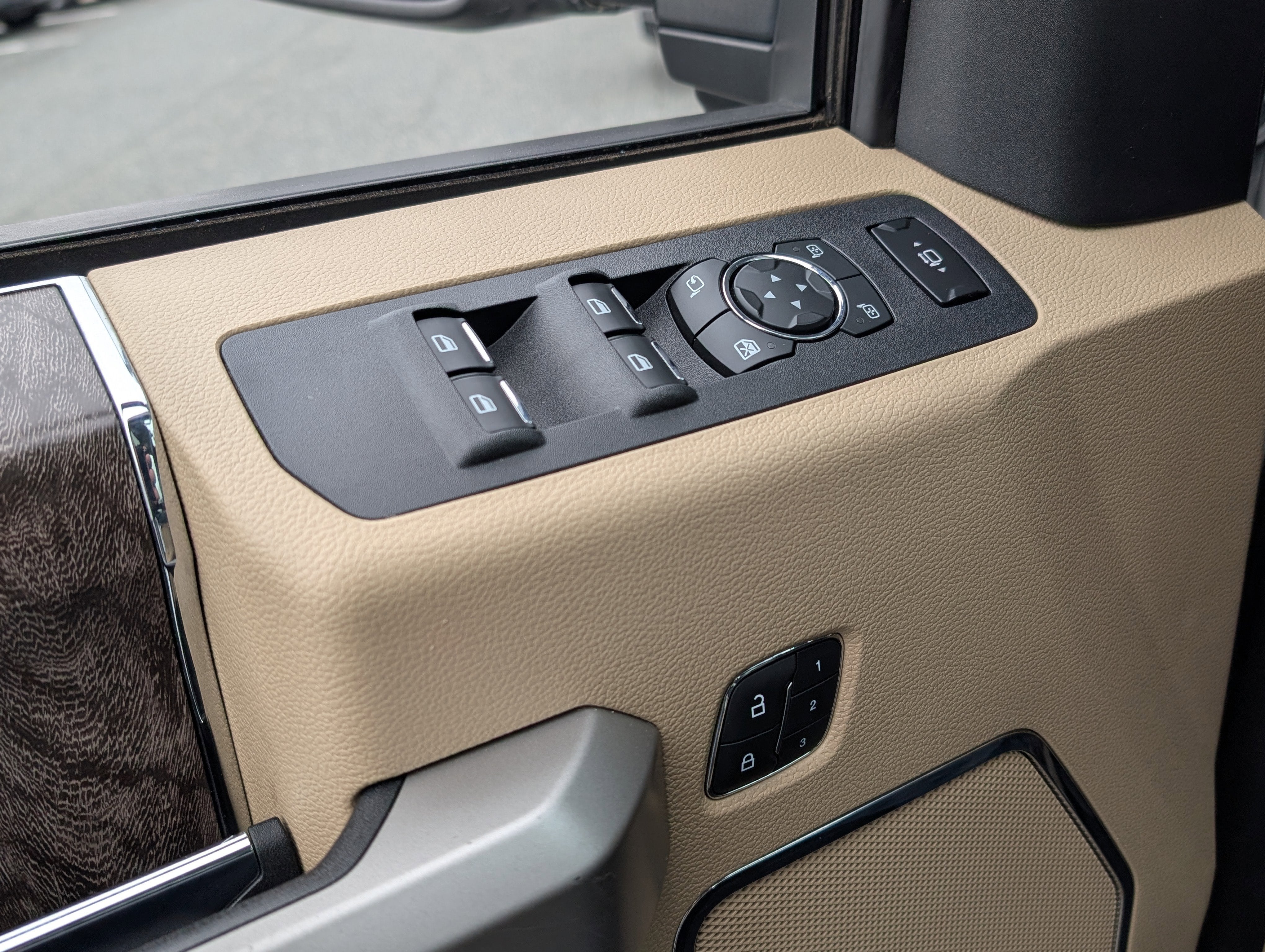 2019 Ford Super Duty F-350 DRW LARIAT