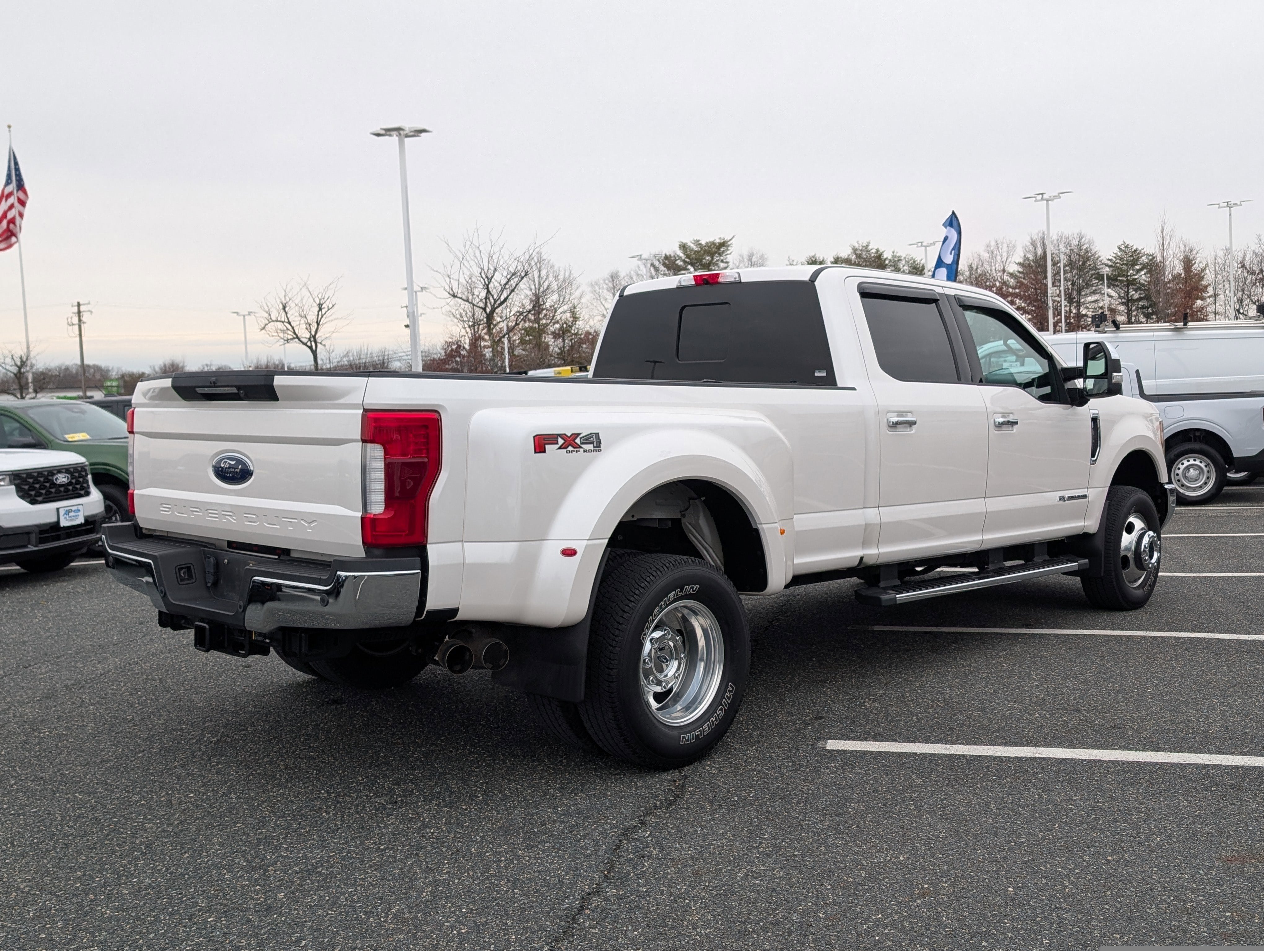 2019 Ford Super Duty F-350 DRW LARIAT