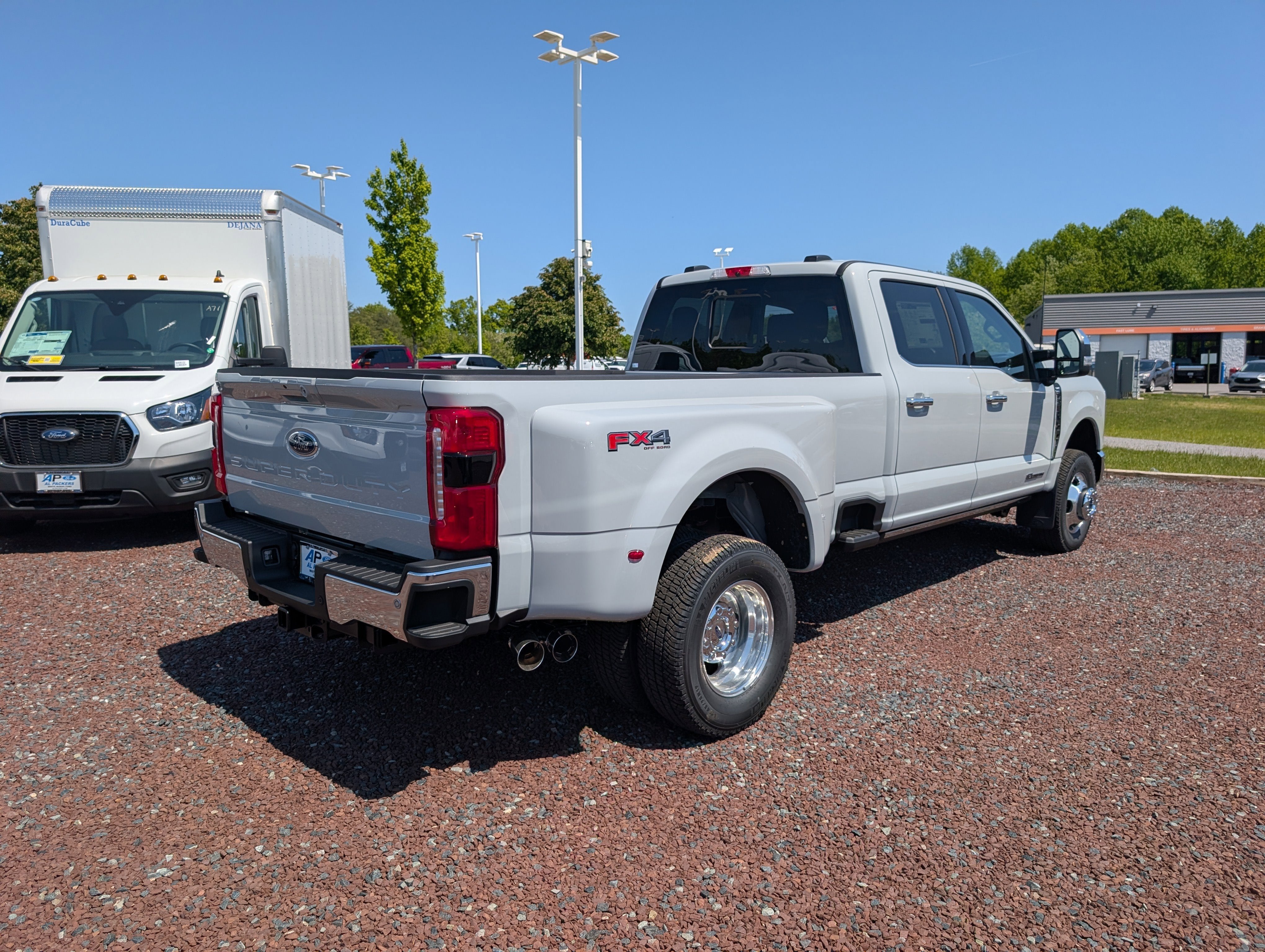 2026 Ford Super Duty F-350 DRW LARIAT