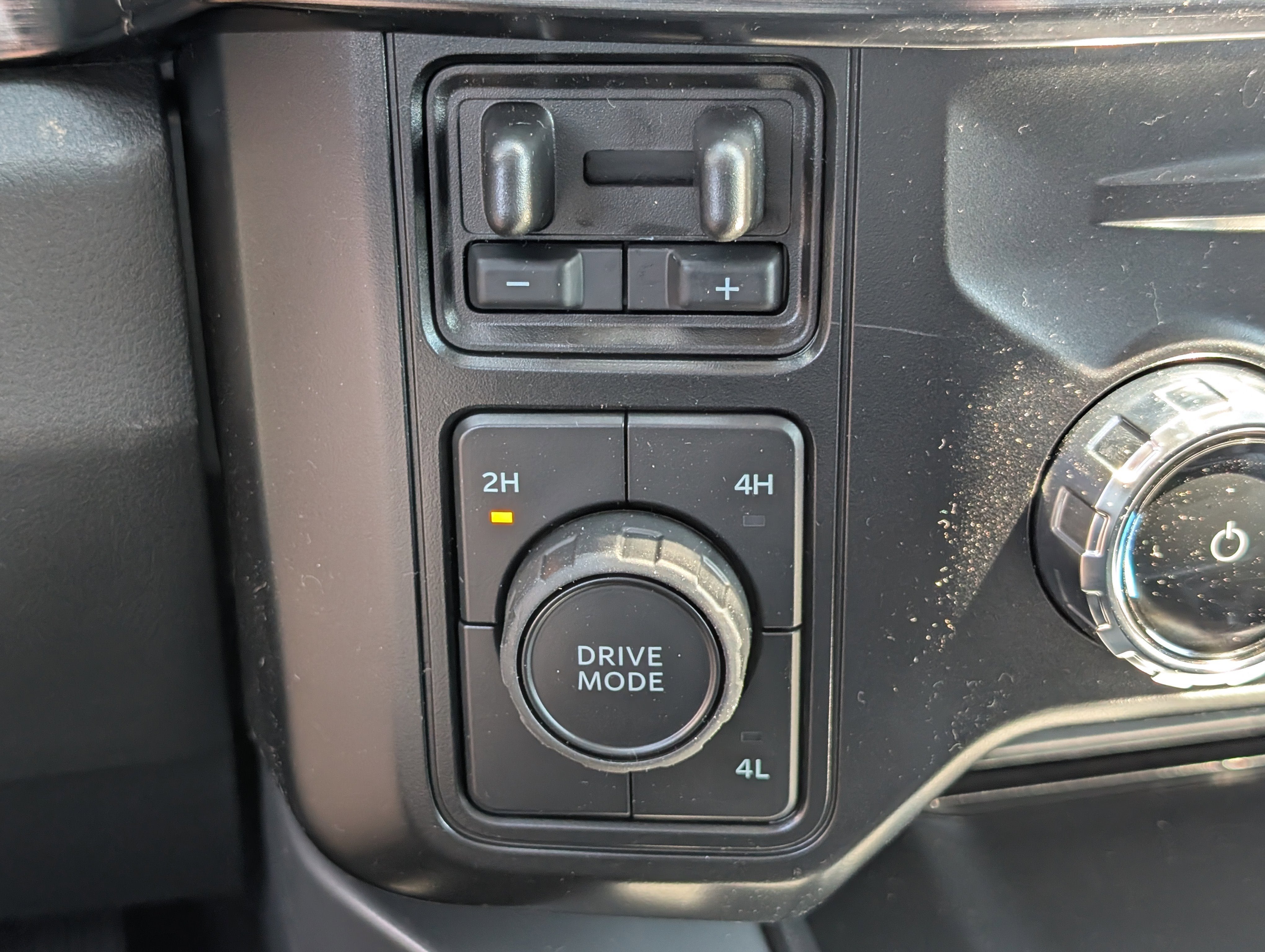 2026 Ford Super Duty F-350 DRW LARIAT