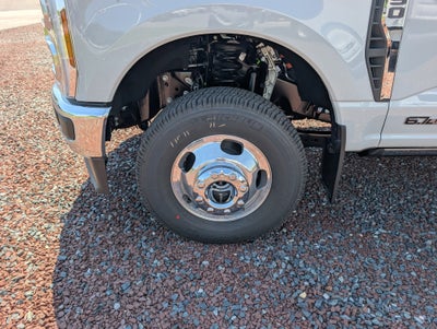 2026 Ford Super Duty F-350 DRW LARIAT