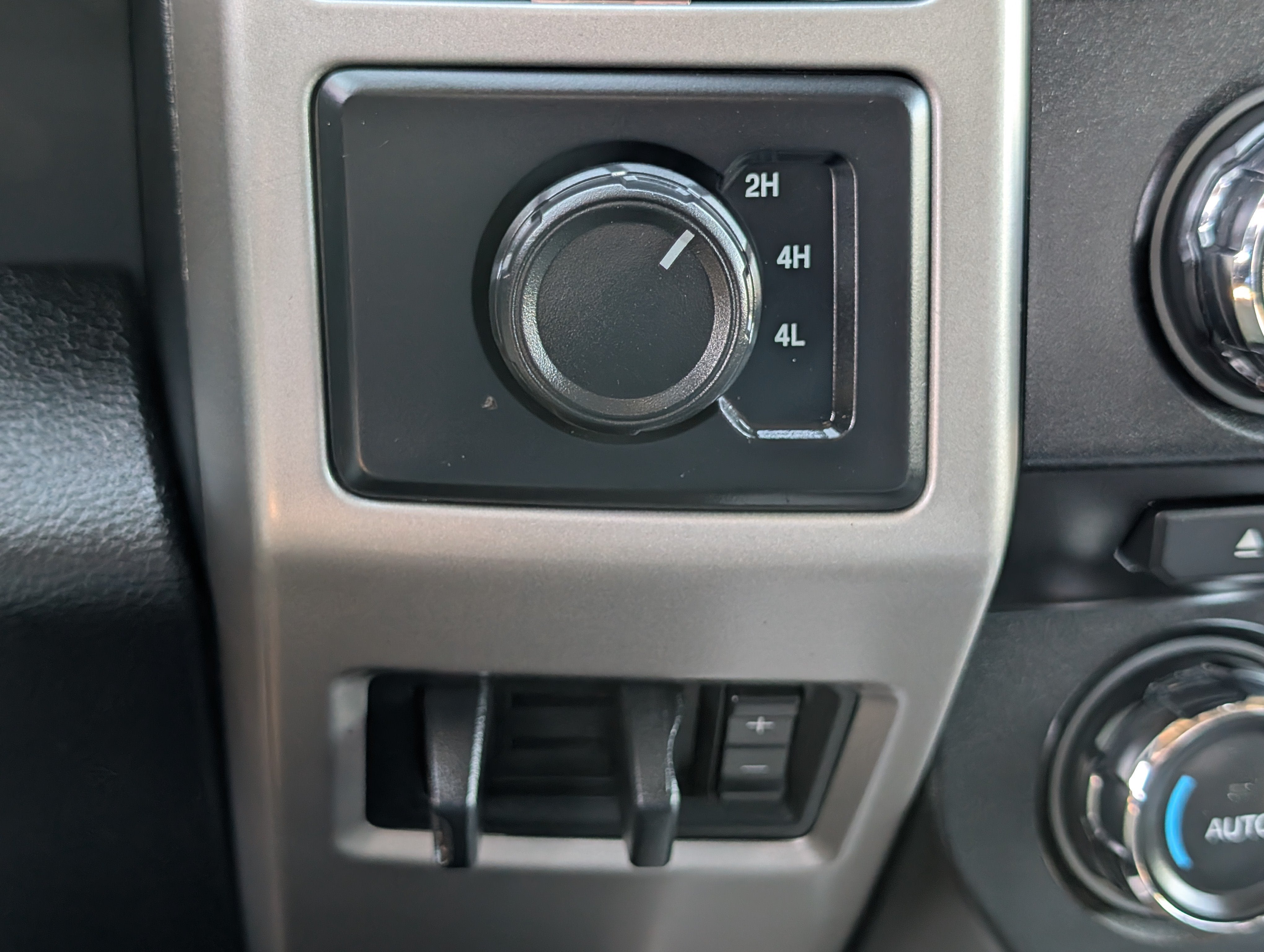 2018 Ford Super Duty F-350 DRW LARIAT
