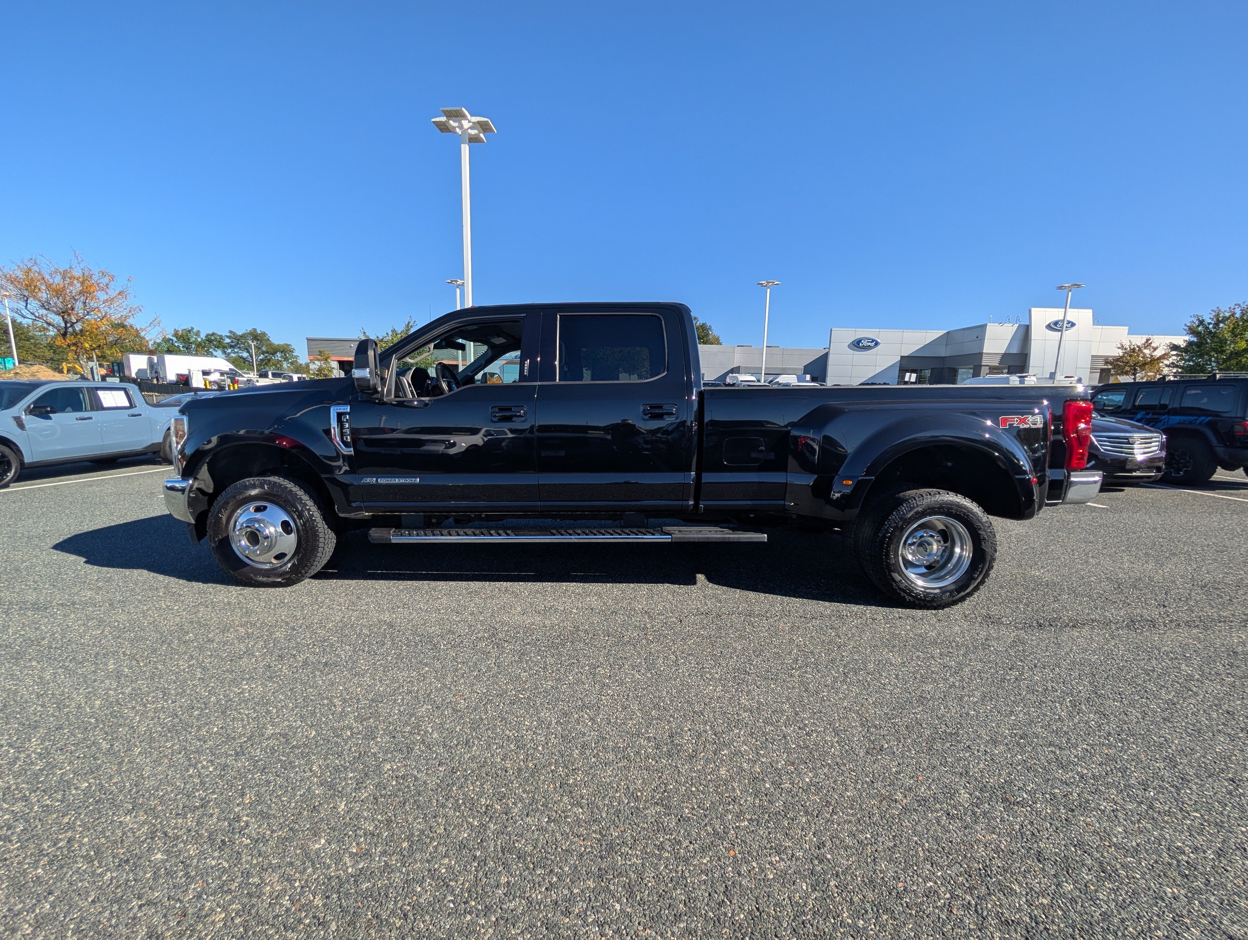 2018 Ford Super Duty F-350 DRW LARIAT