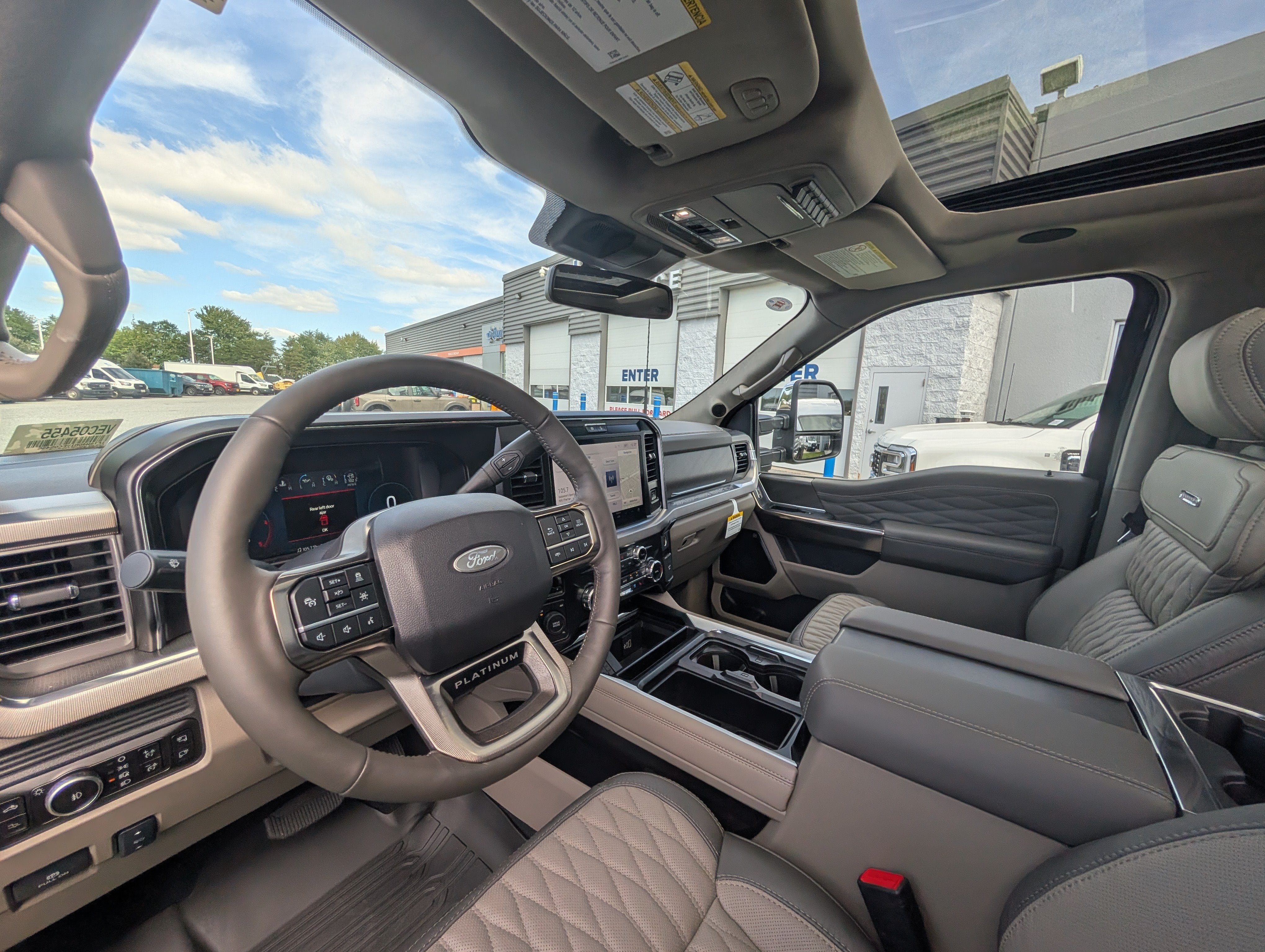 2027 Ford Super Duty F-450 DRW Platinum