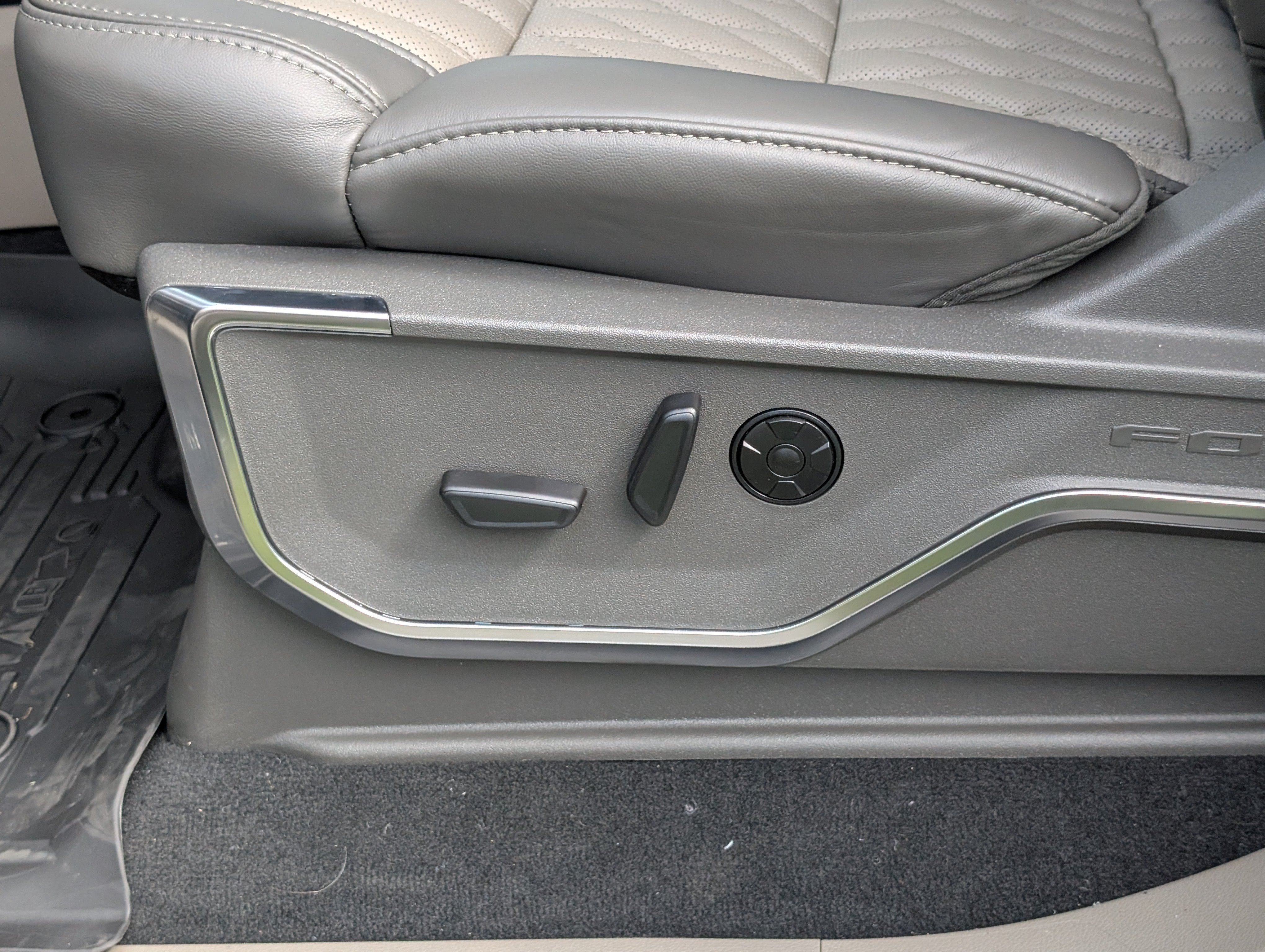 2027 Ford Super Duty F-450 DRW Platinum