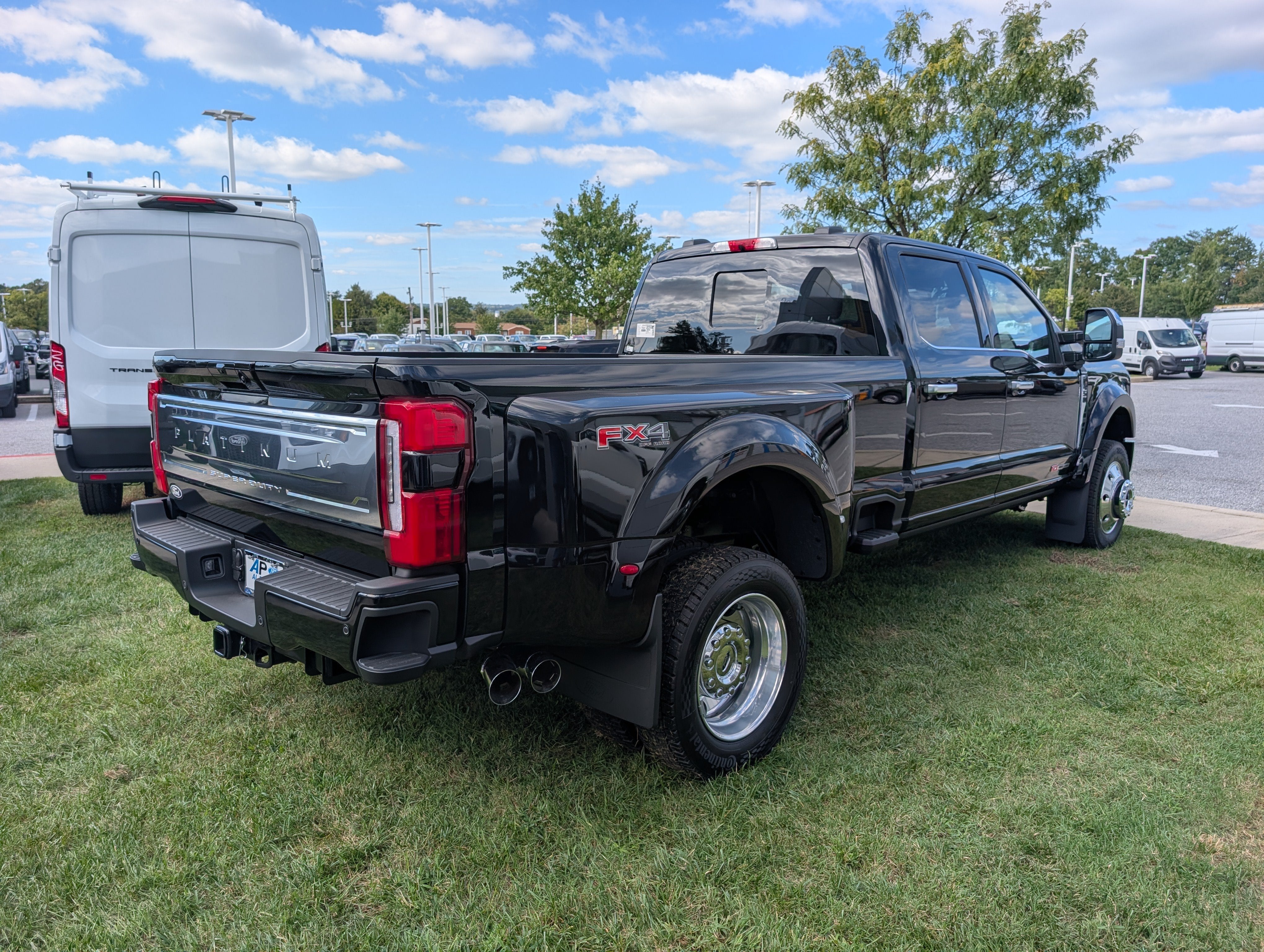 2027 Ford Super Duty F-450 DRW Platinum
