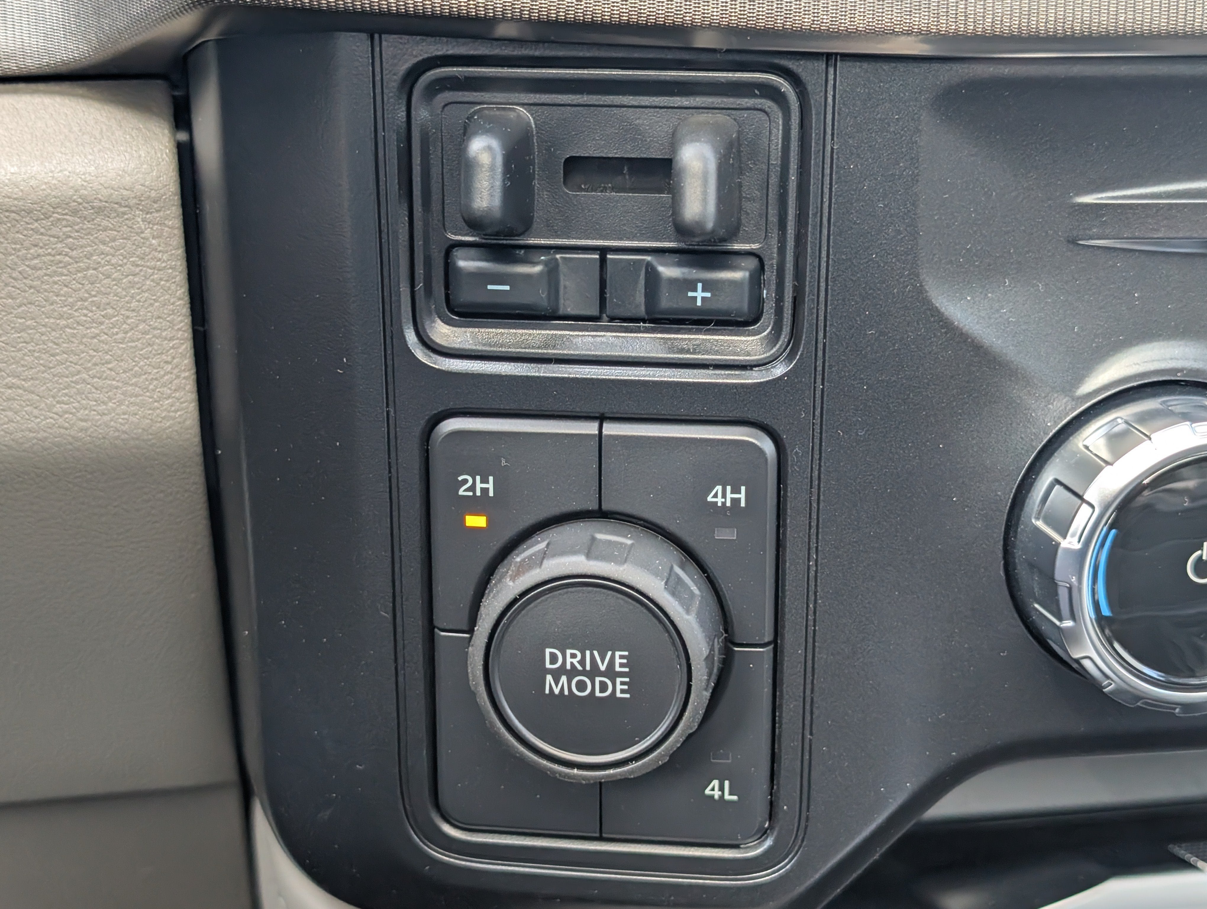 2027 Ford Super Duty F-450 DRW Platinum