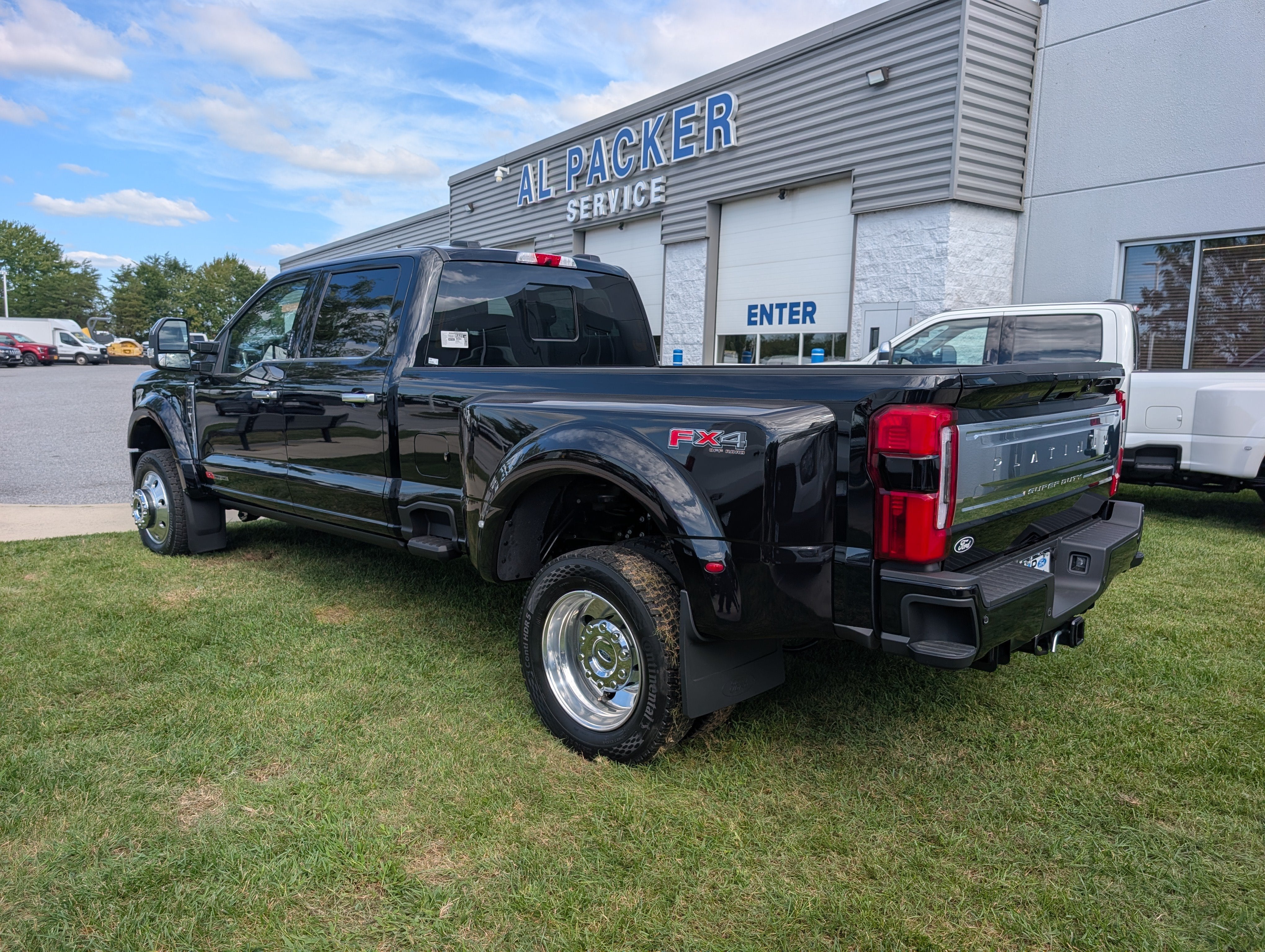 2027 Ford Super Duty F-450 DRW Platinum
