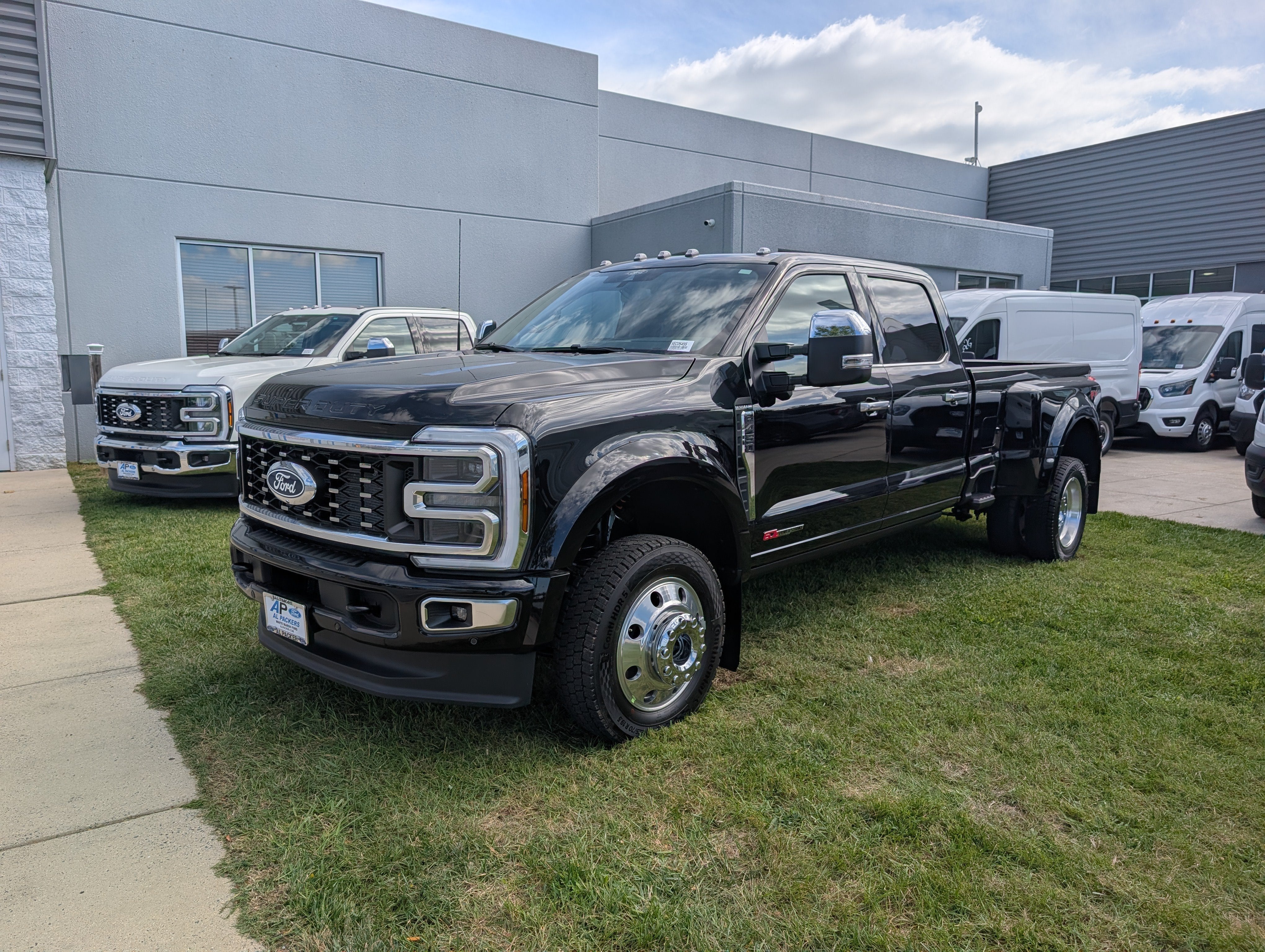 2027 Ford Super Duty F-450 DRW Platinum