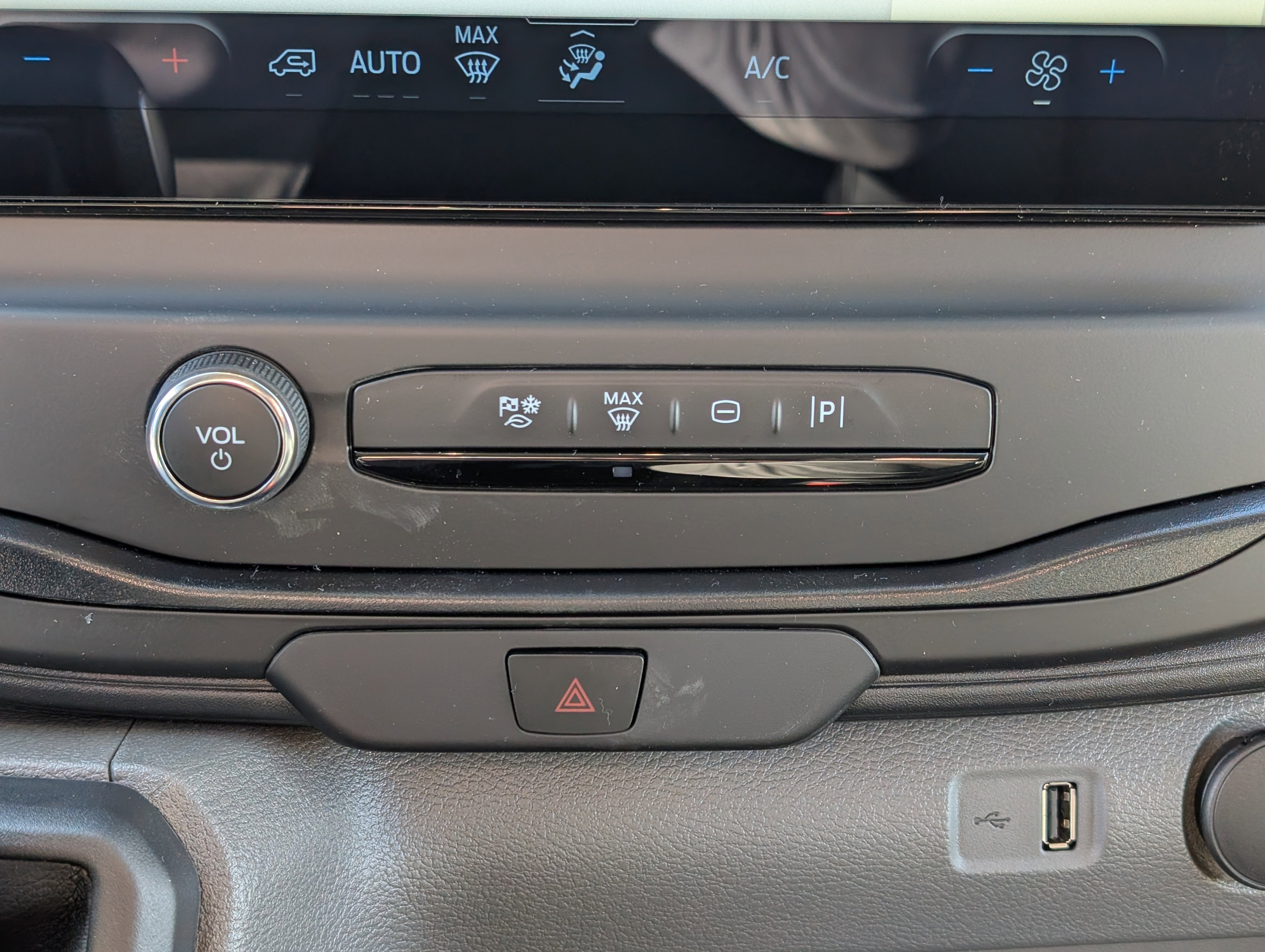 2026 Ford Transit Cargo Van Base