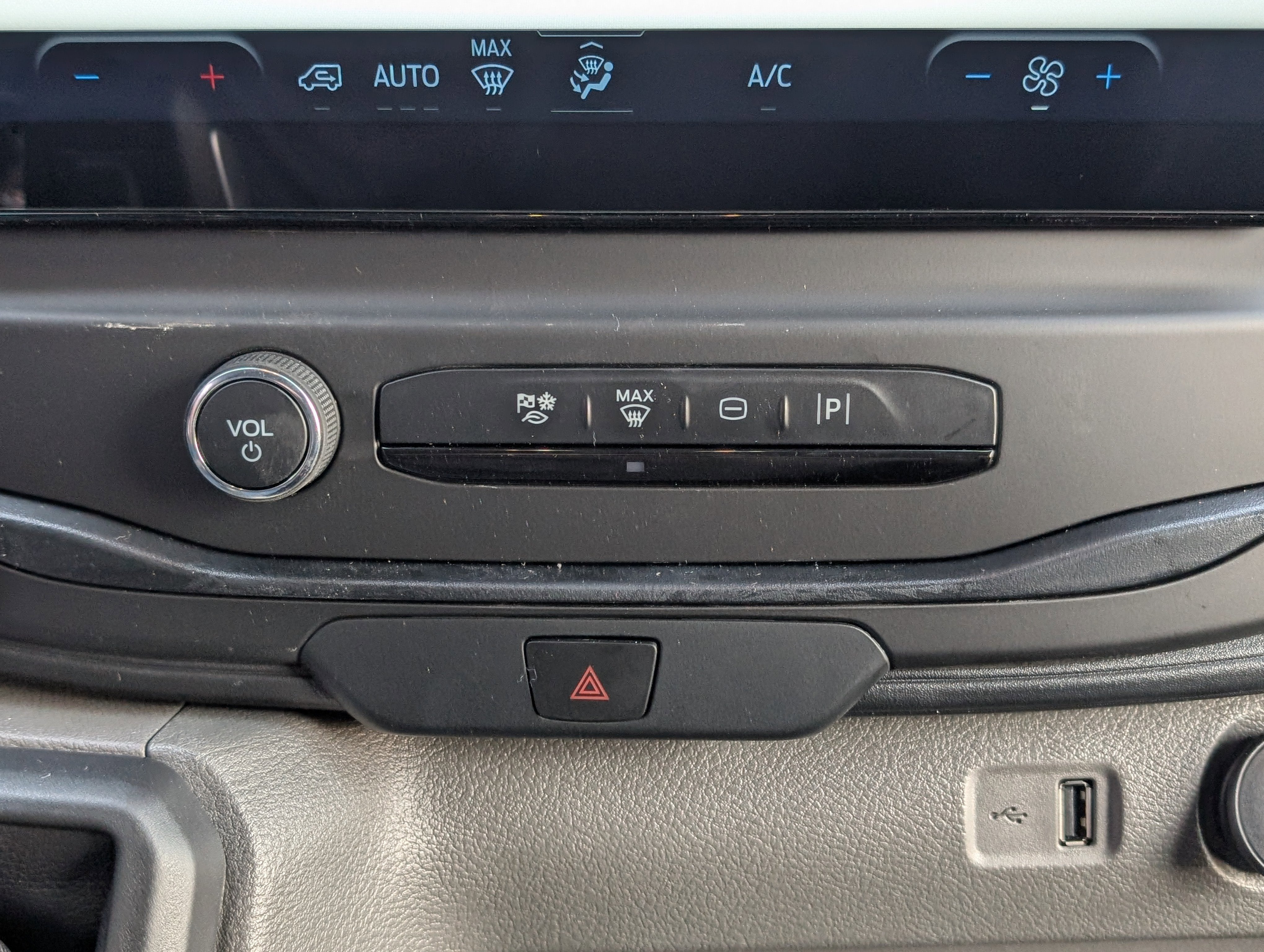 2026 Ford Transit Cargo Van Base