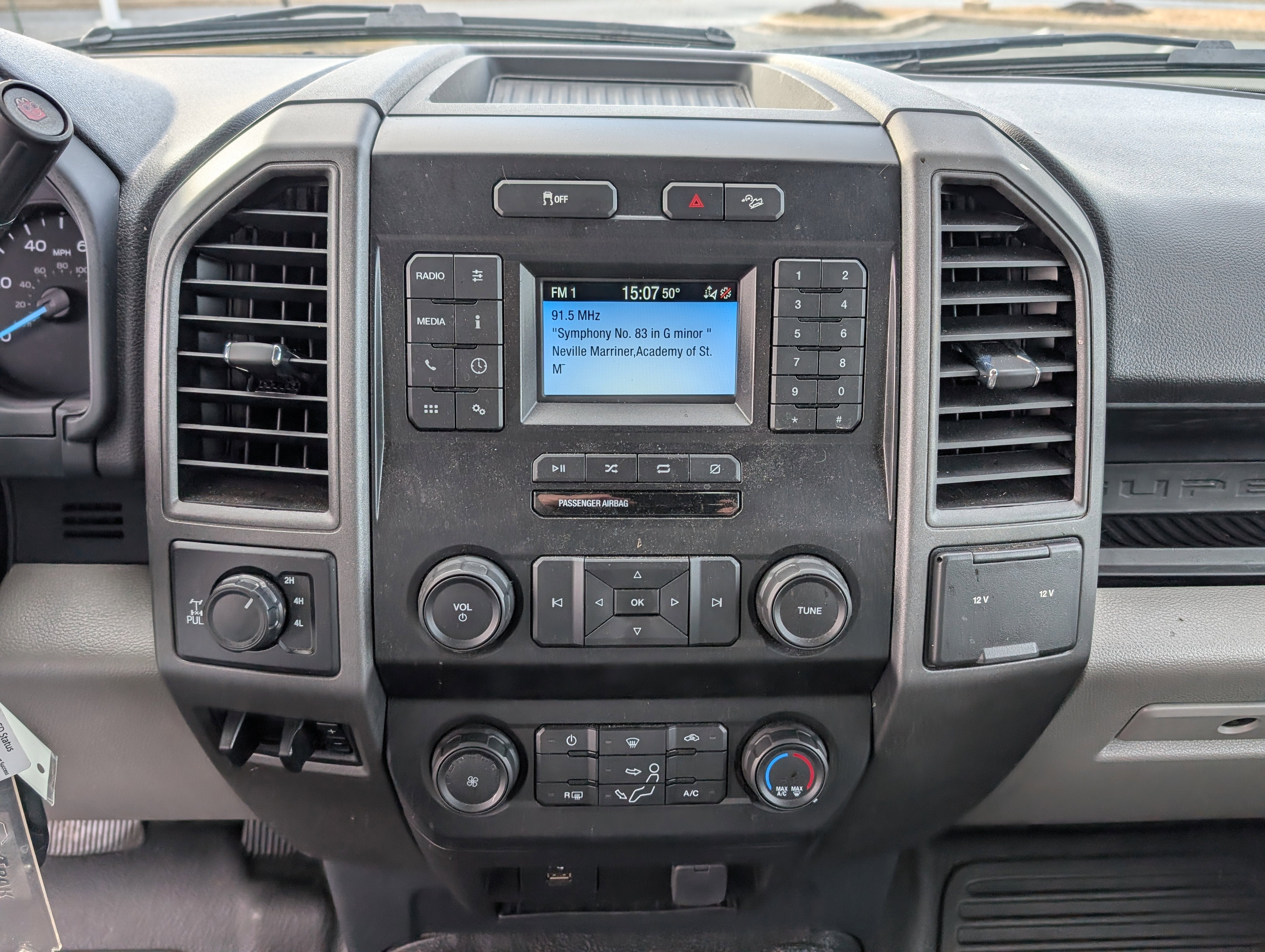 2022 Ford Super Duty F-350 SRW XL