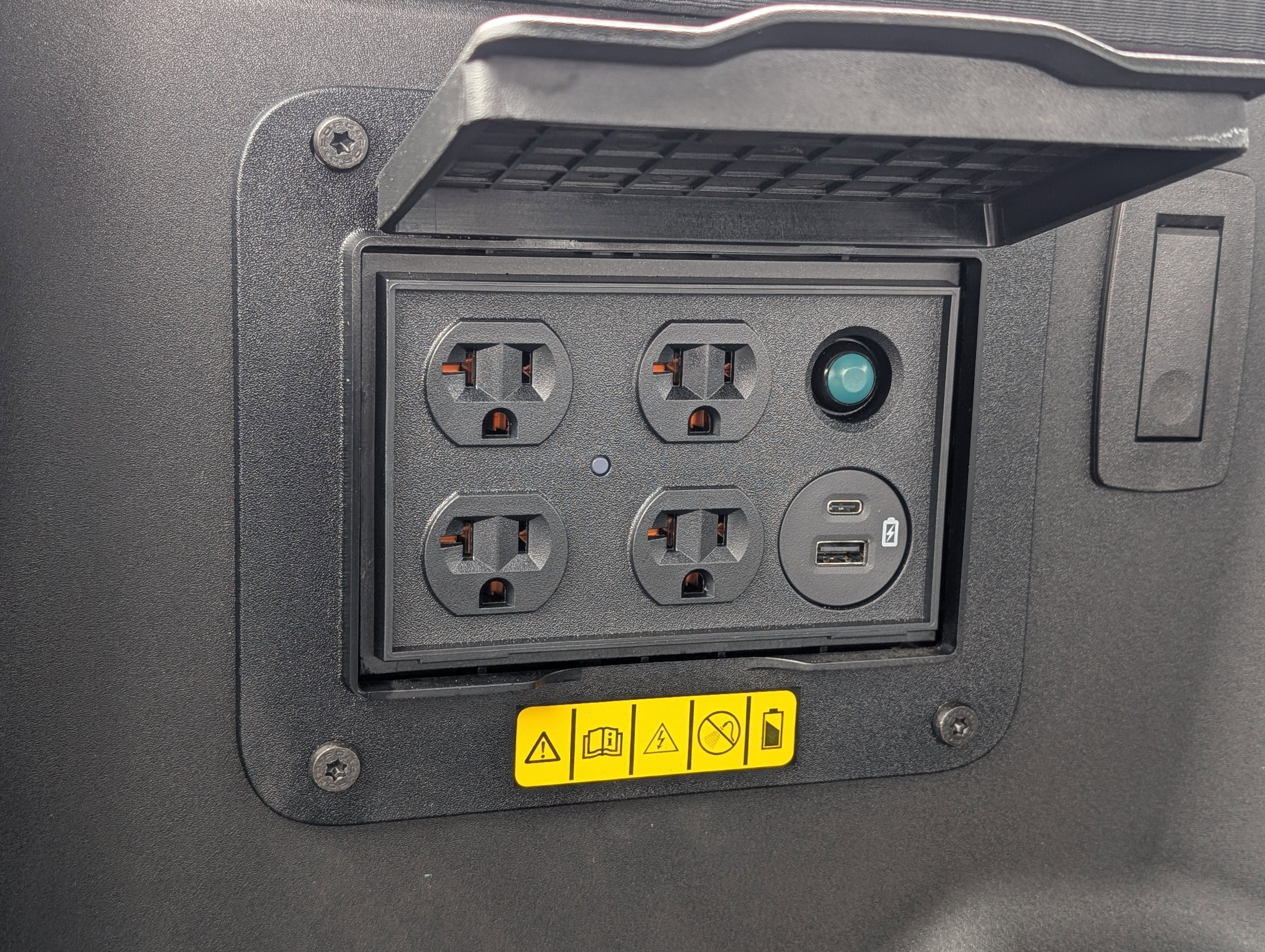 2023 Ford F-150 Lightning XLT