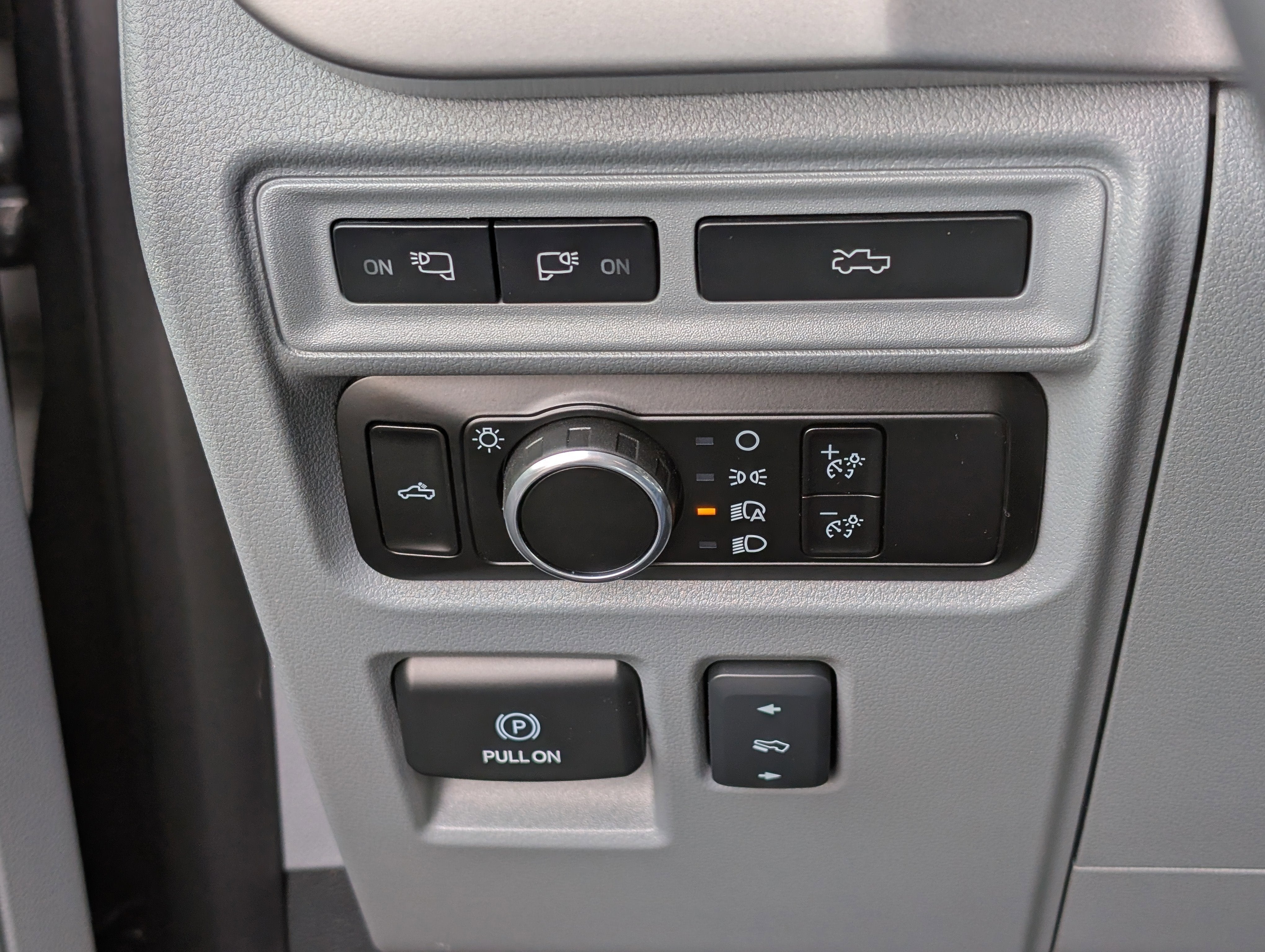 2023 Ford F-150 Lightning XLT