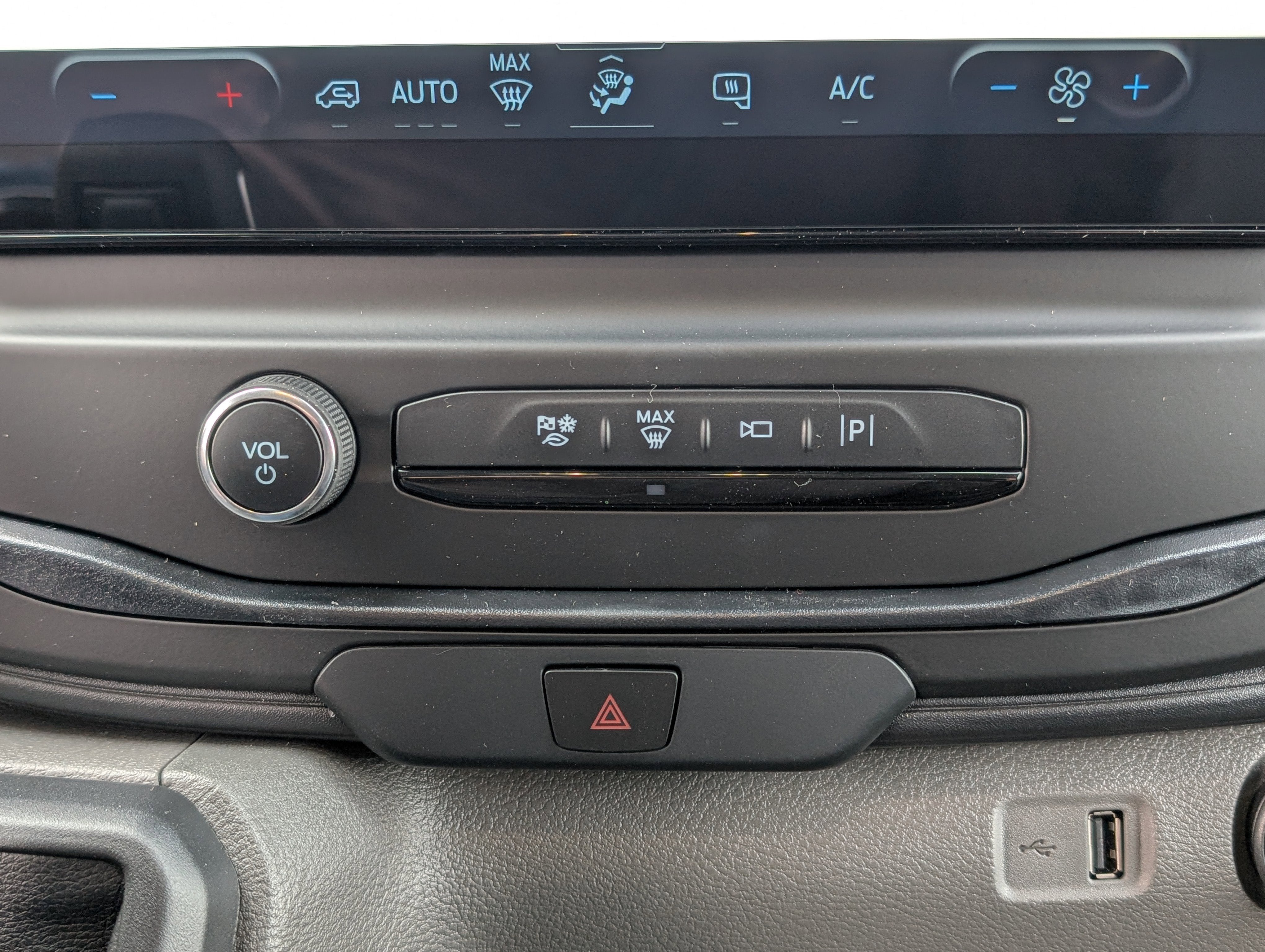 2026 Ford Transit Cargo Van Base