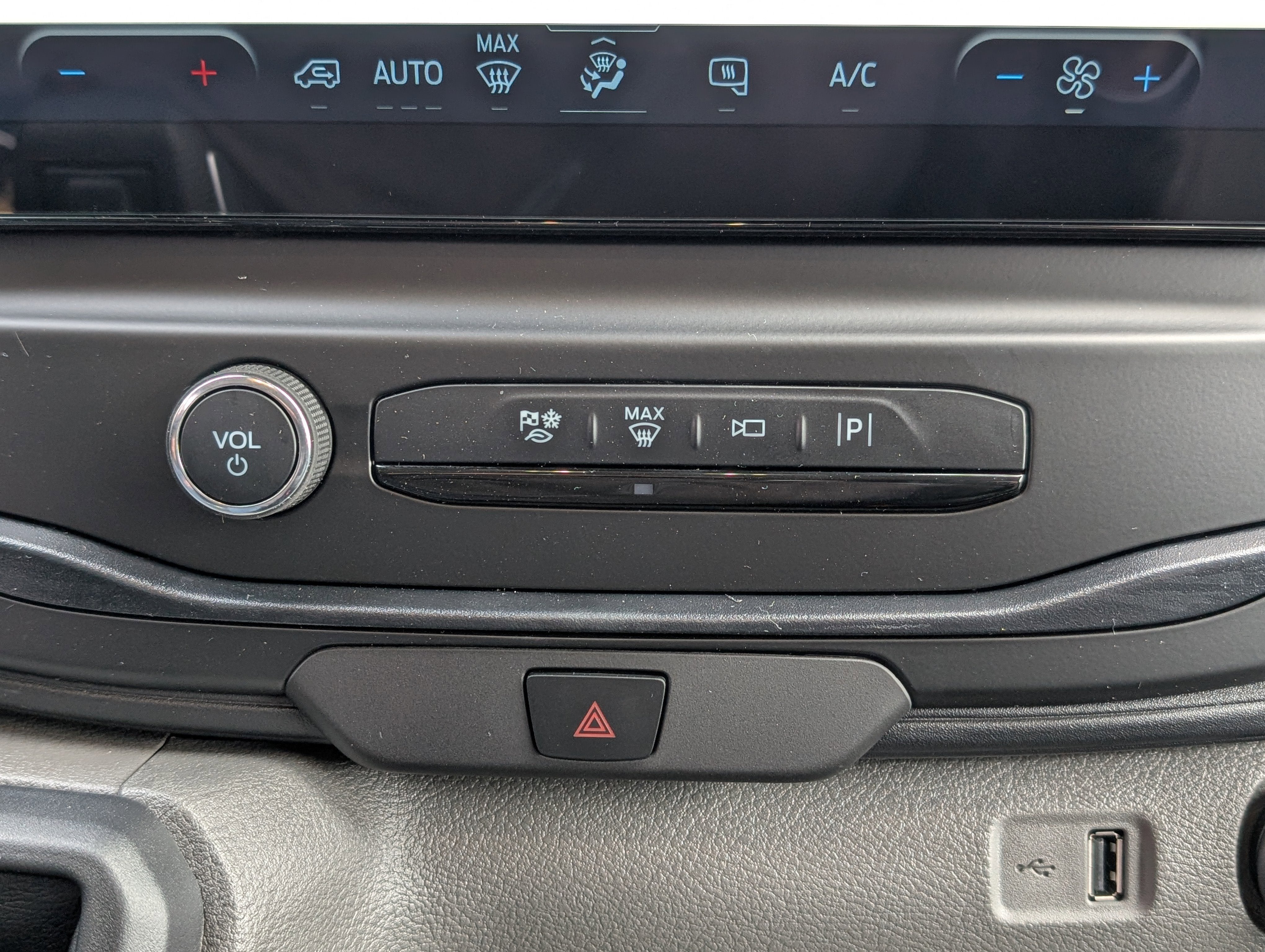 2026 Ford Transit Cargo Van Base