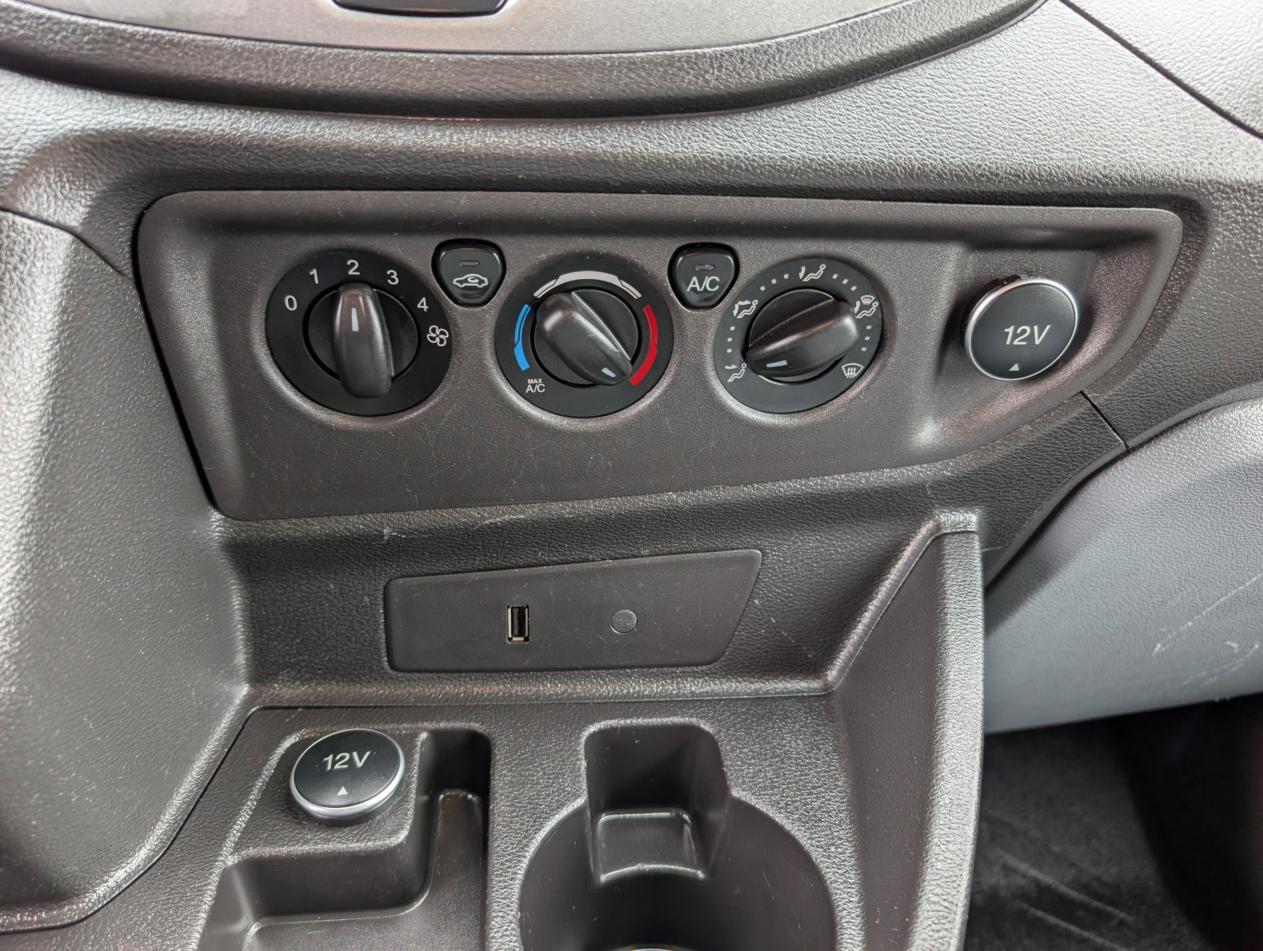 2019 Ford Transit Van 148 WB Low Roof Cargo