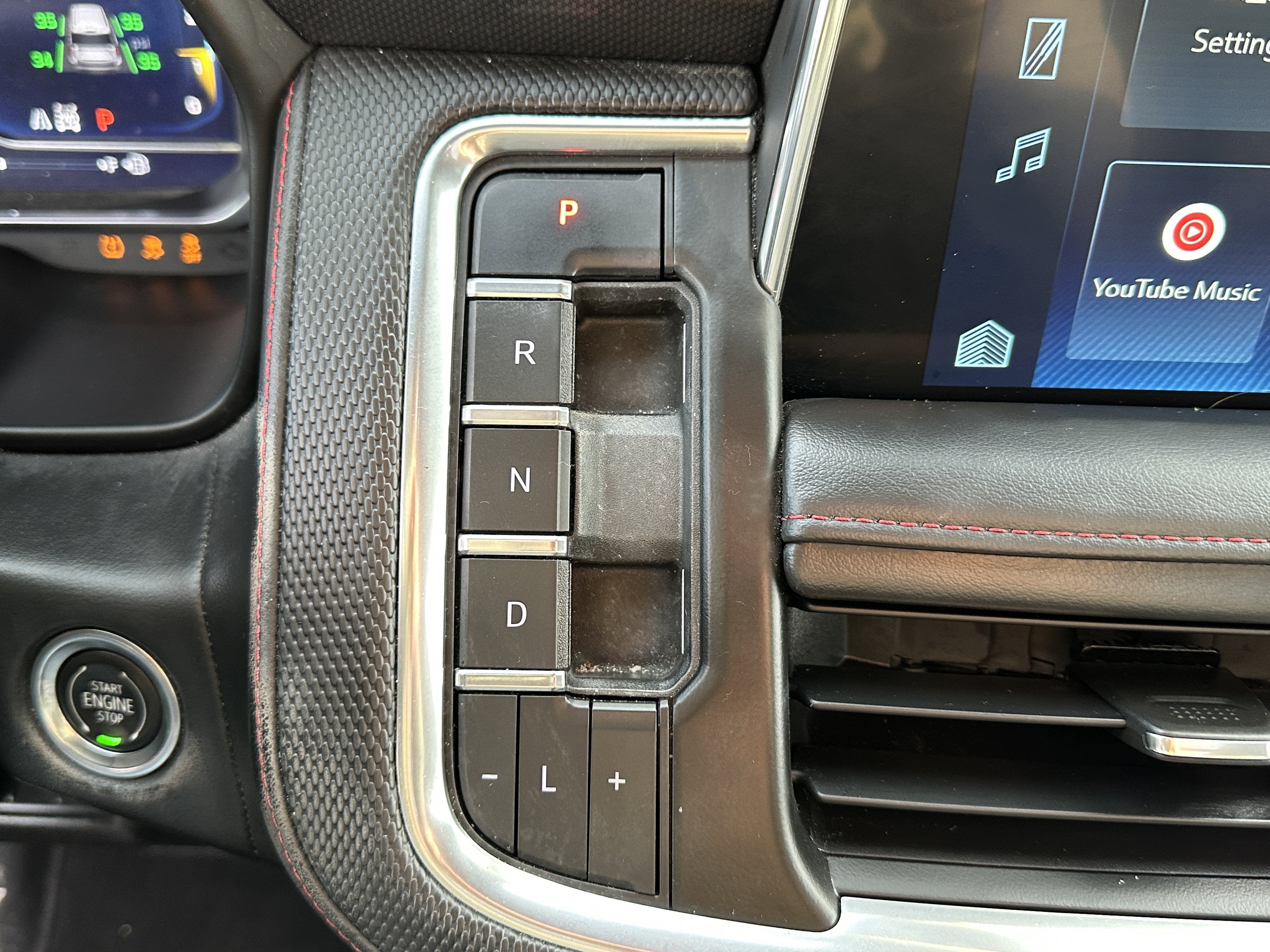 2022 Chevrolet Suburban RST