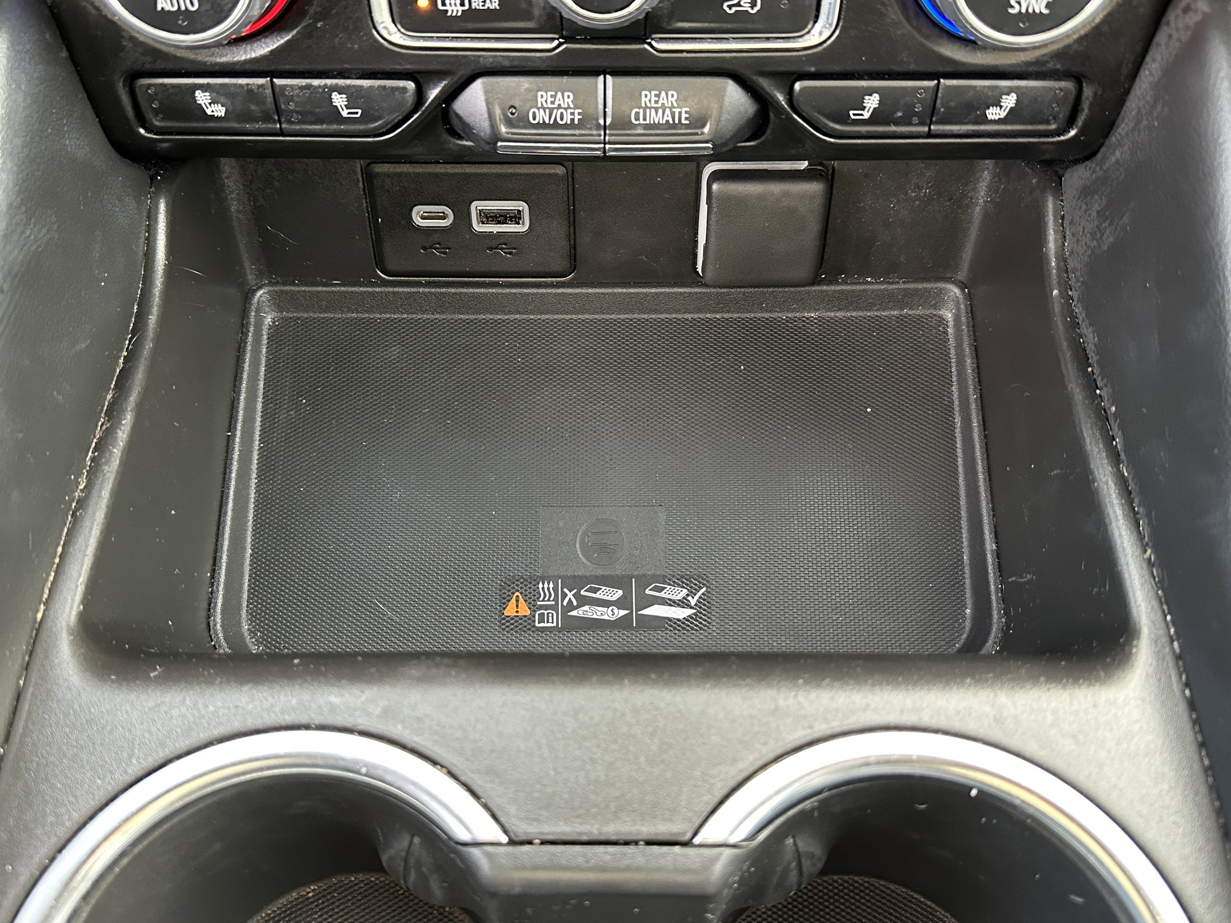 2022 Chevrolet Suburban RST