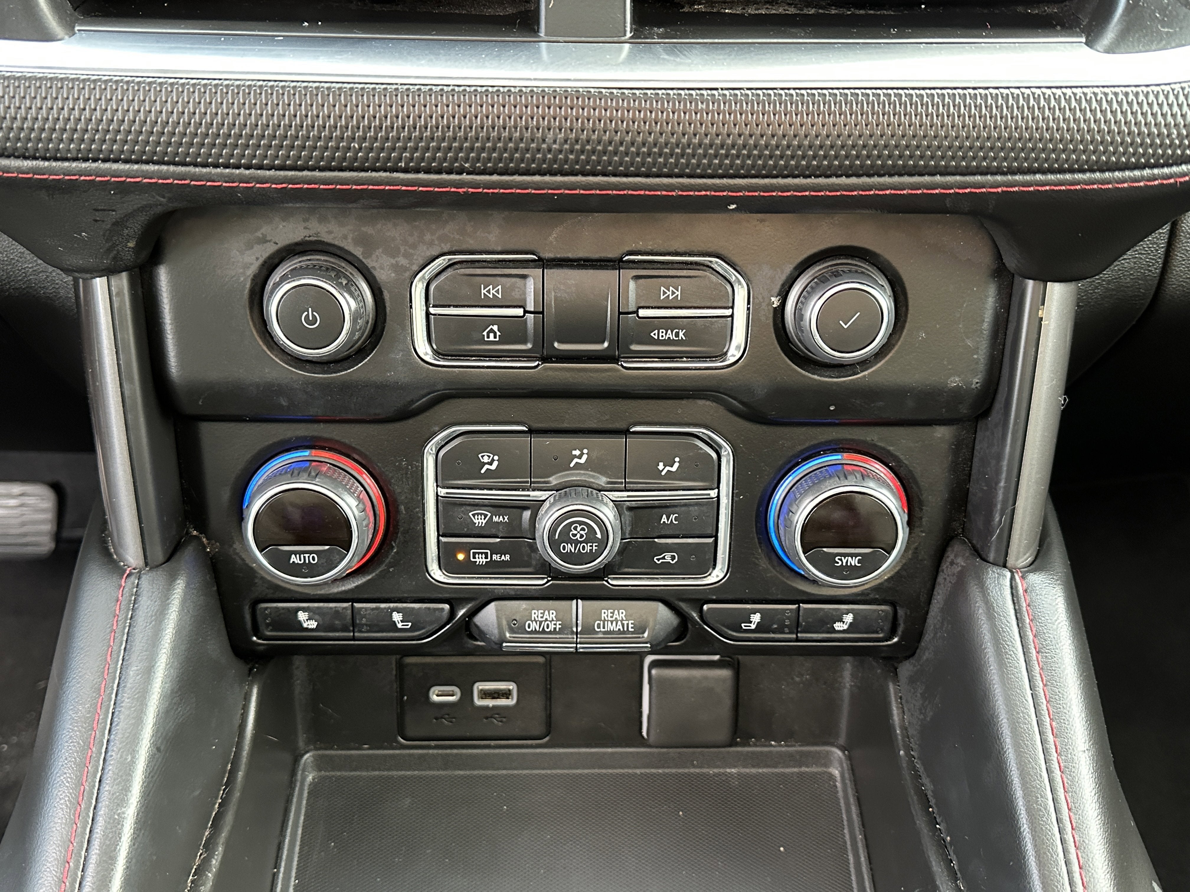 2022 Chevrolet Suburban RST