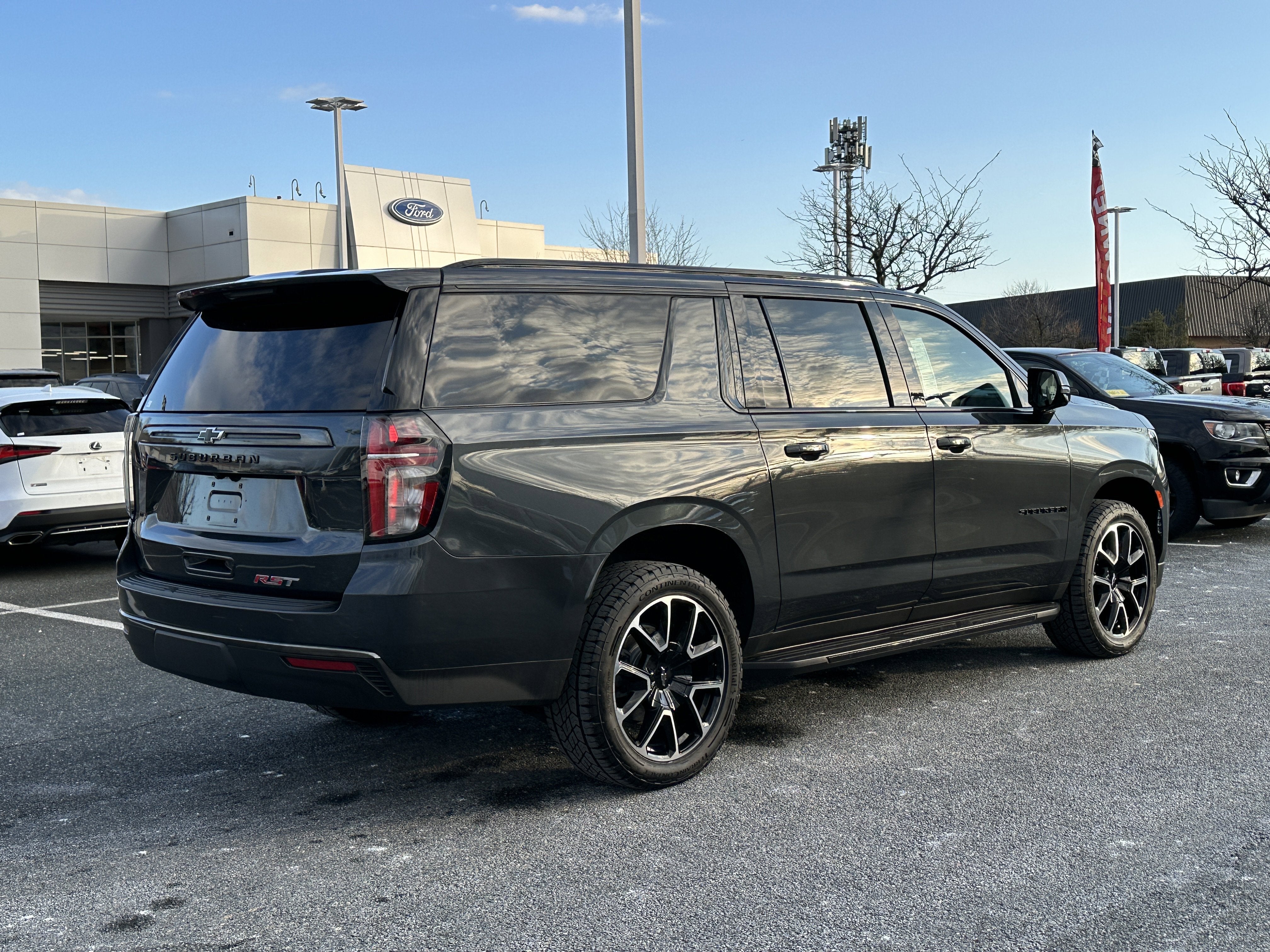 2022 Chevrolet Suburban RST