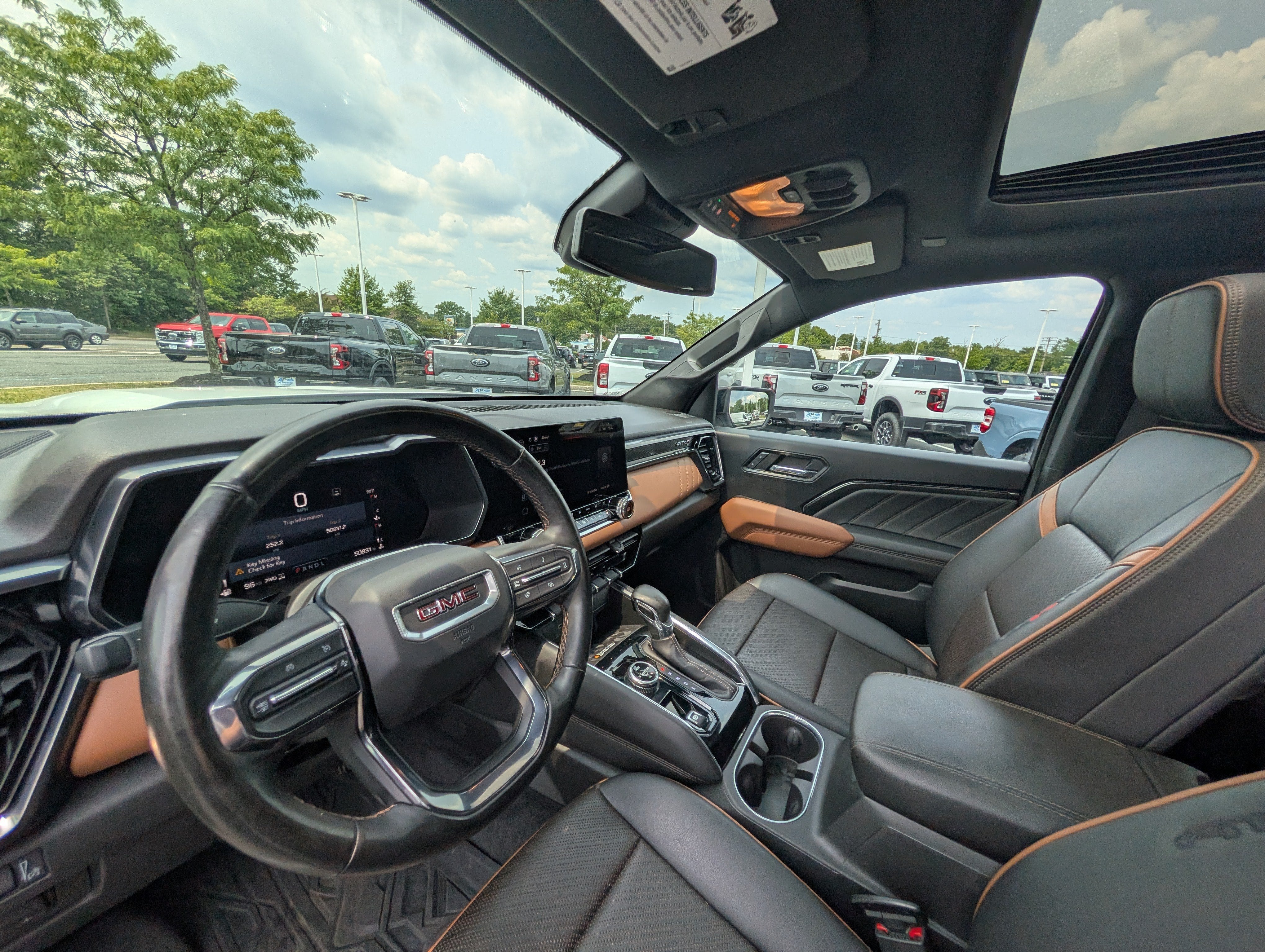 2023 GMC Canyon 4WD AT4