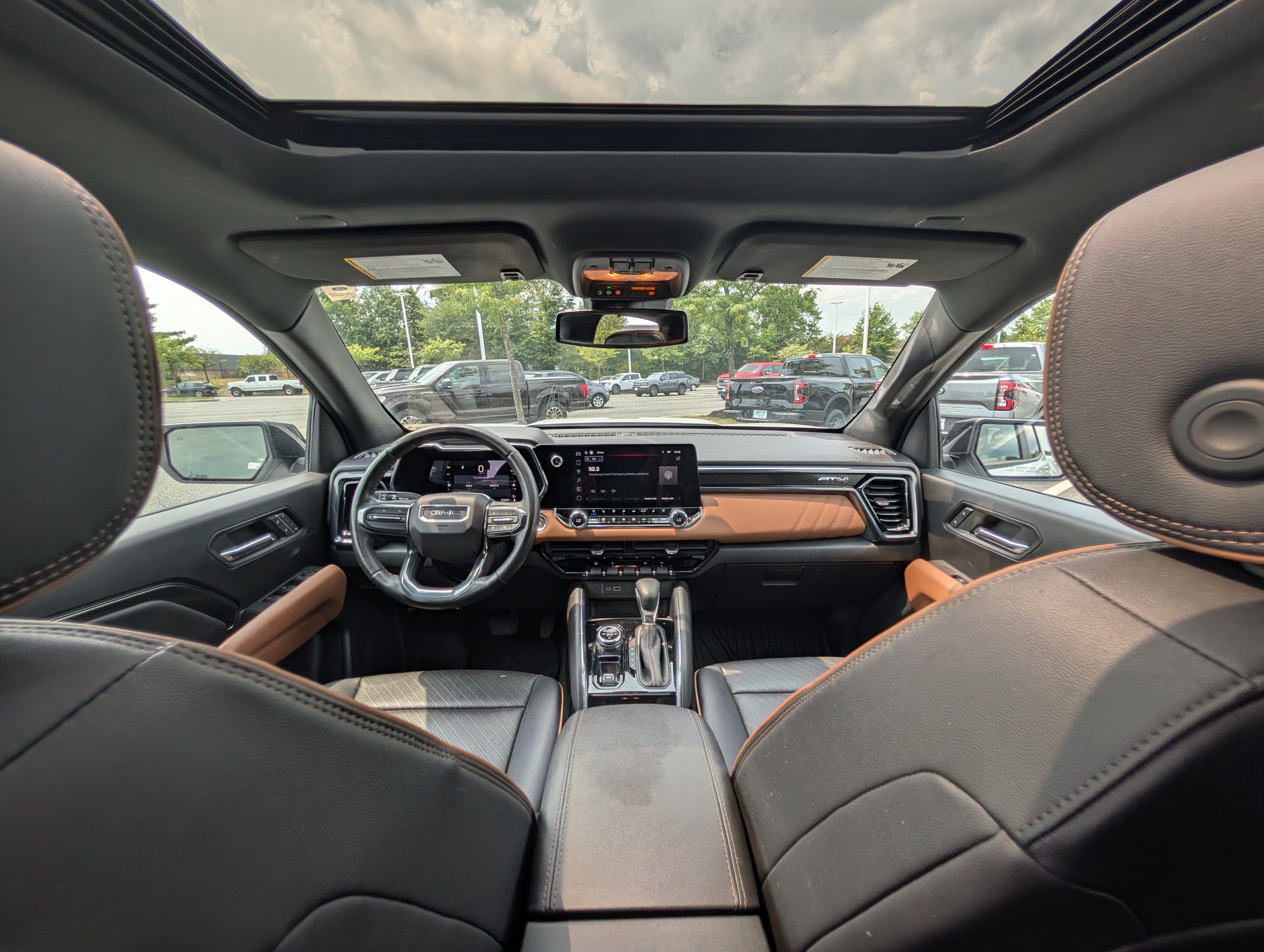 2023 GMC Canyon 4WD AT4