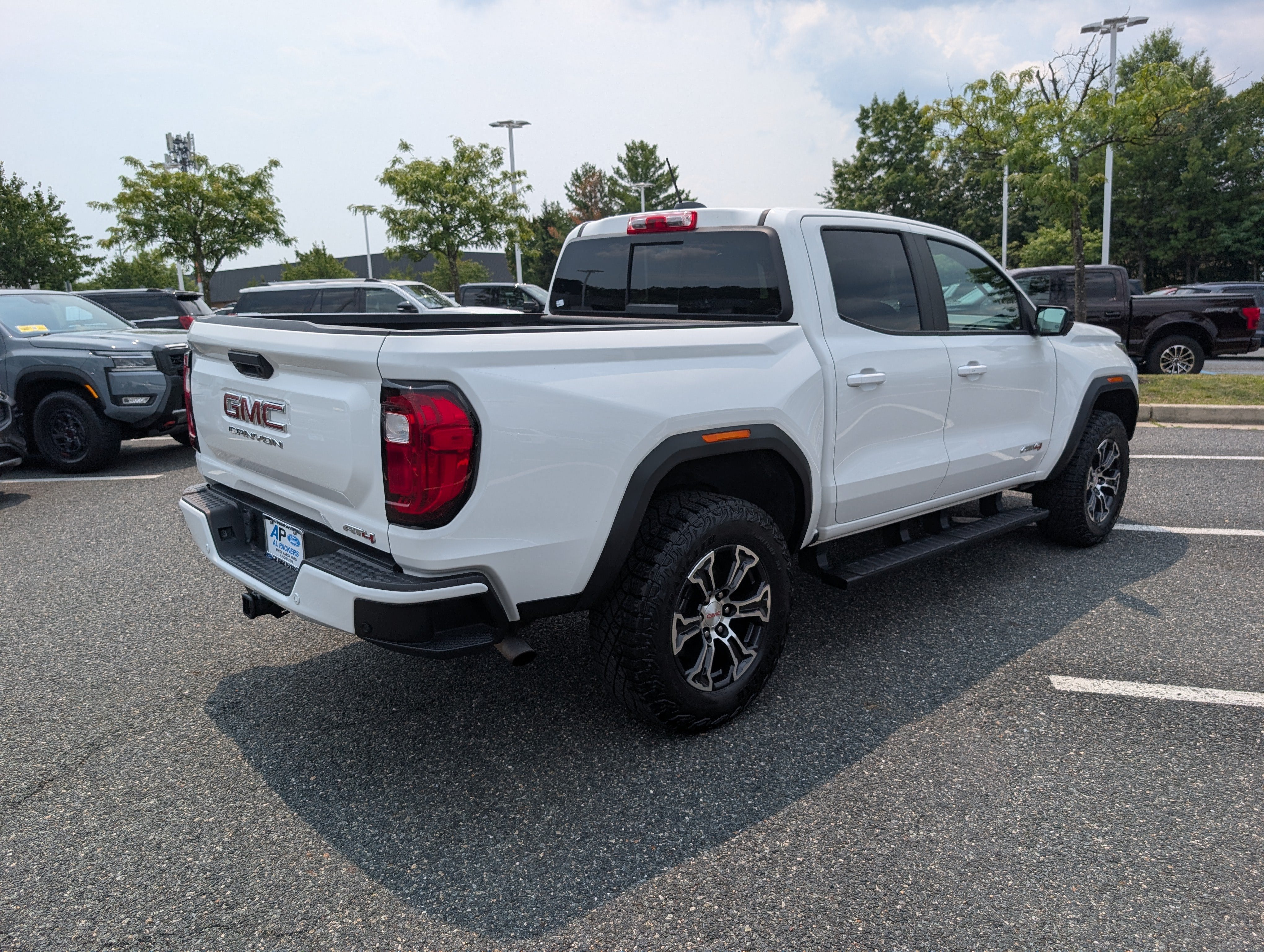 2023 GMC Canyon 4WD AT4