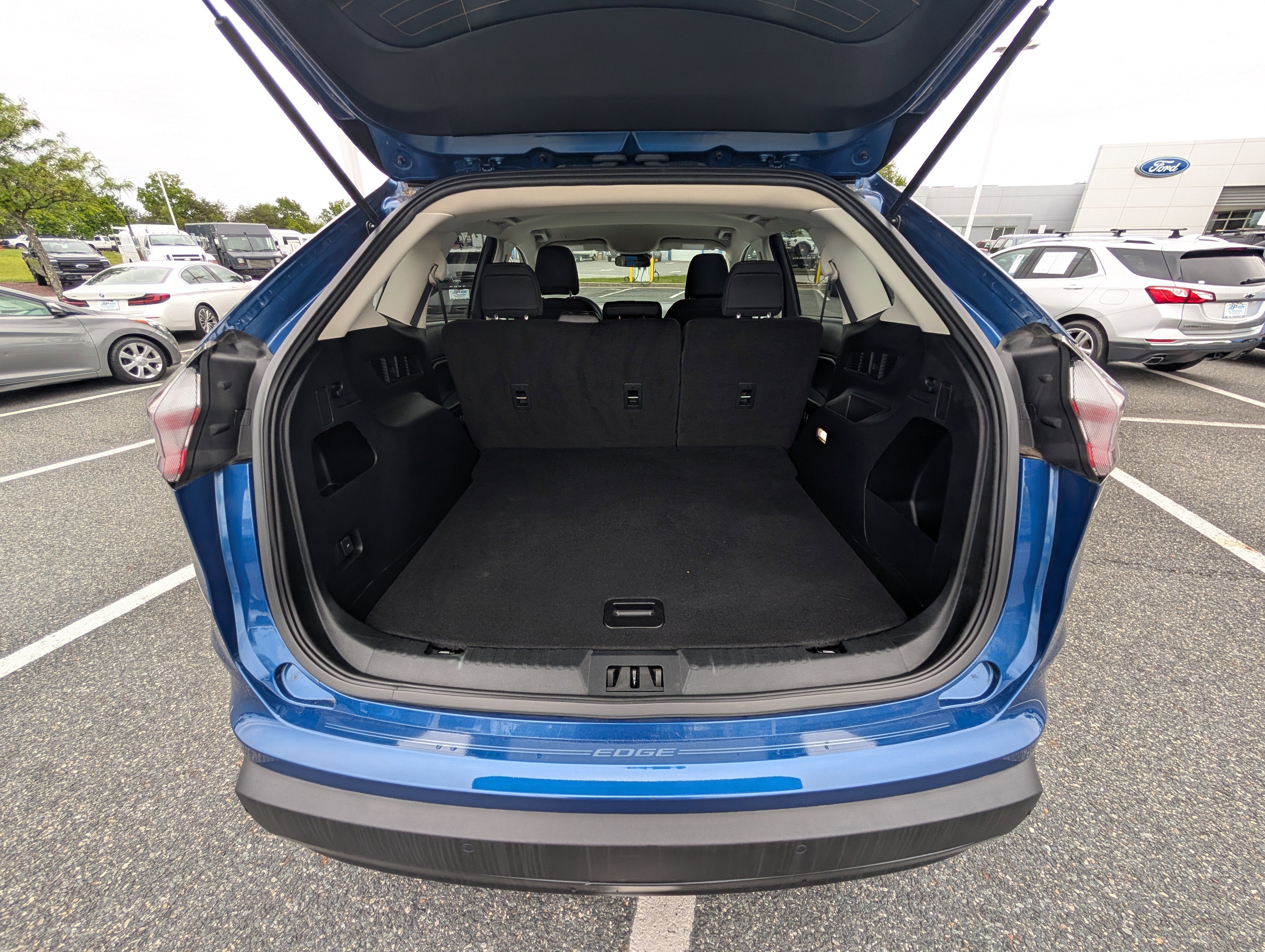 2022 Ford Edge SE