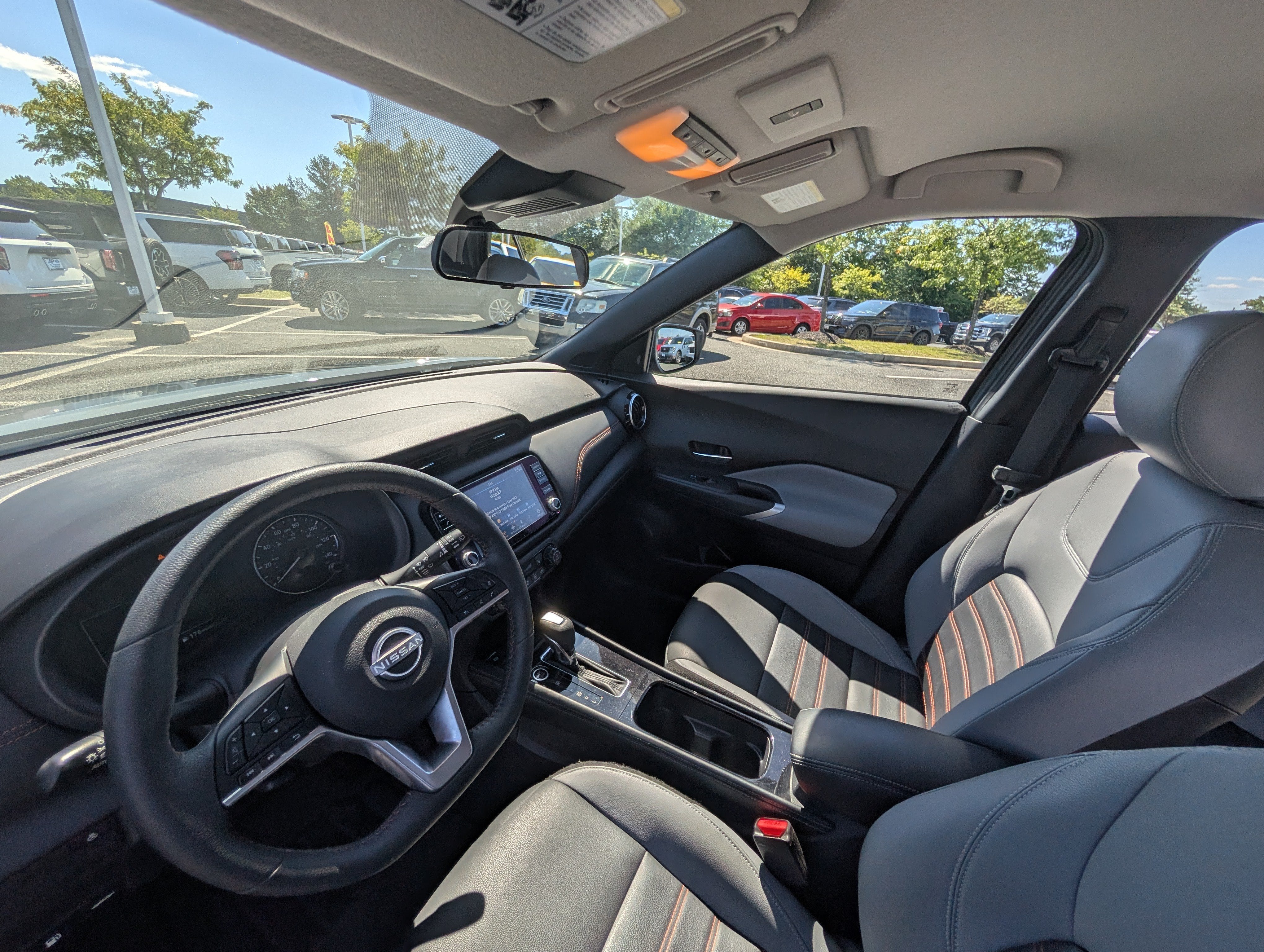 2023 Nissan Kicks SR