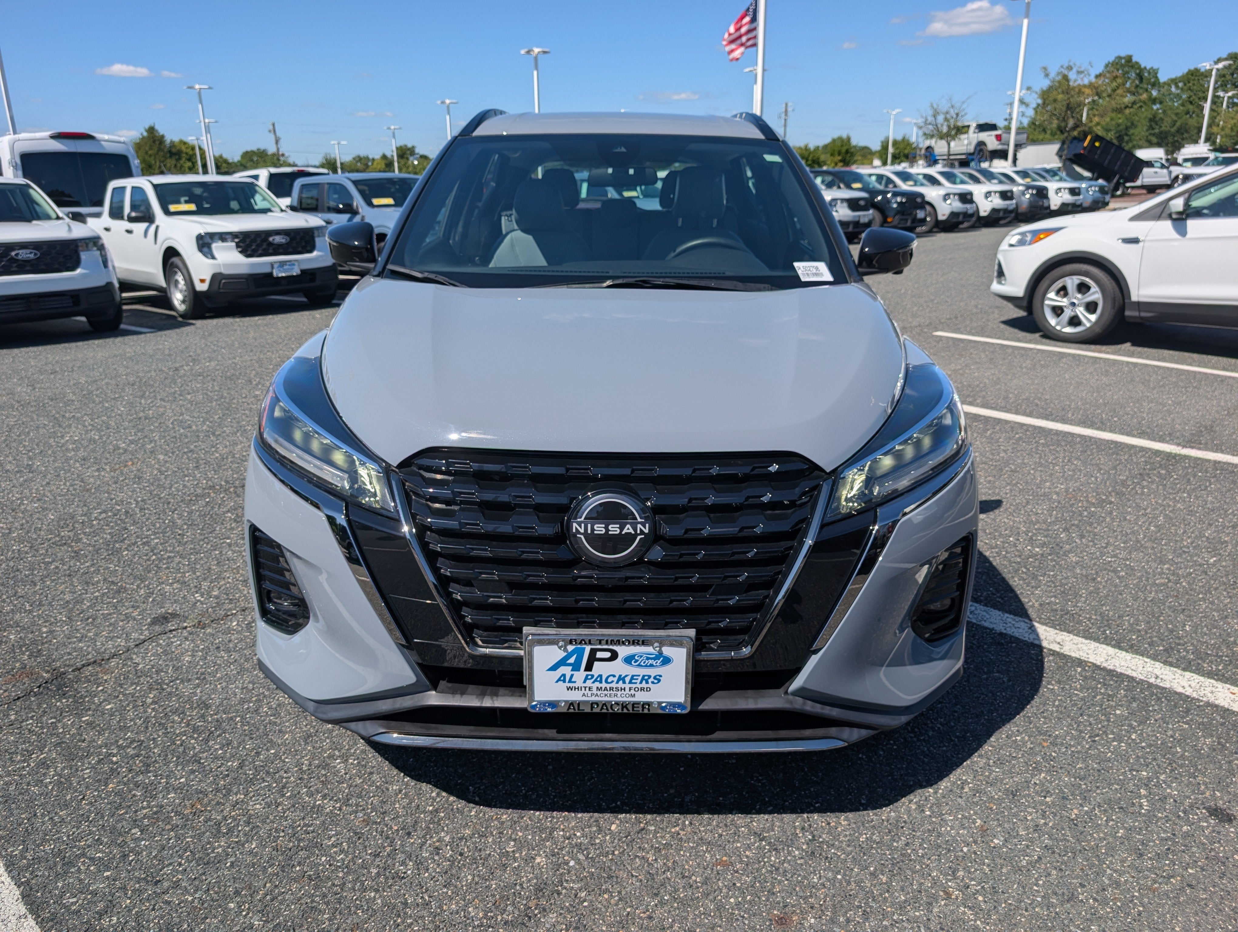 2023 Nissan Kicks SR