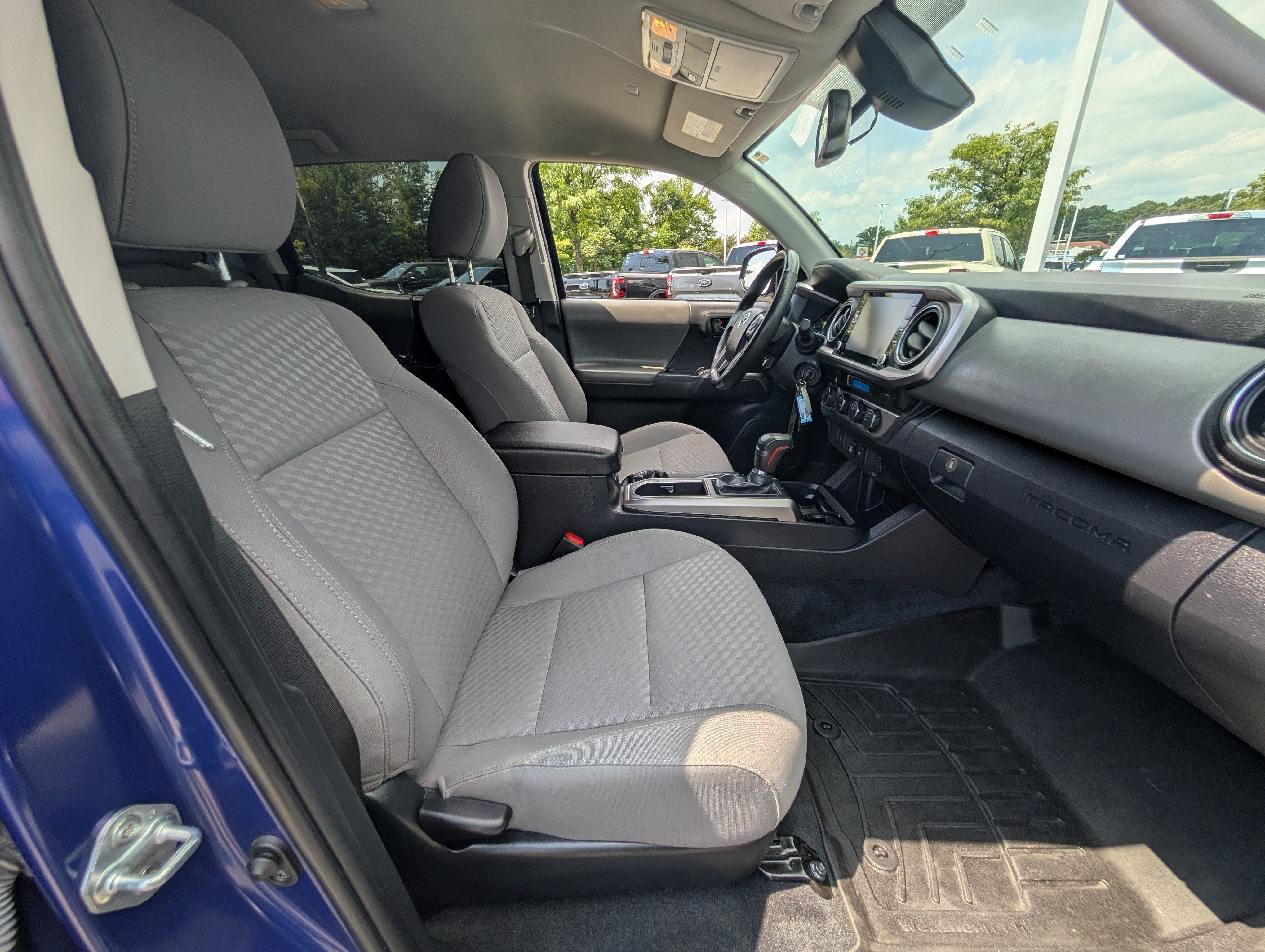 2022 Toyota Tacoma 4WD SR5