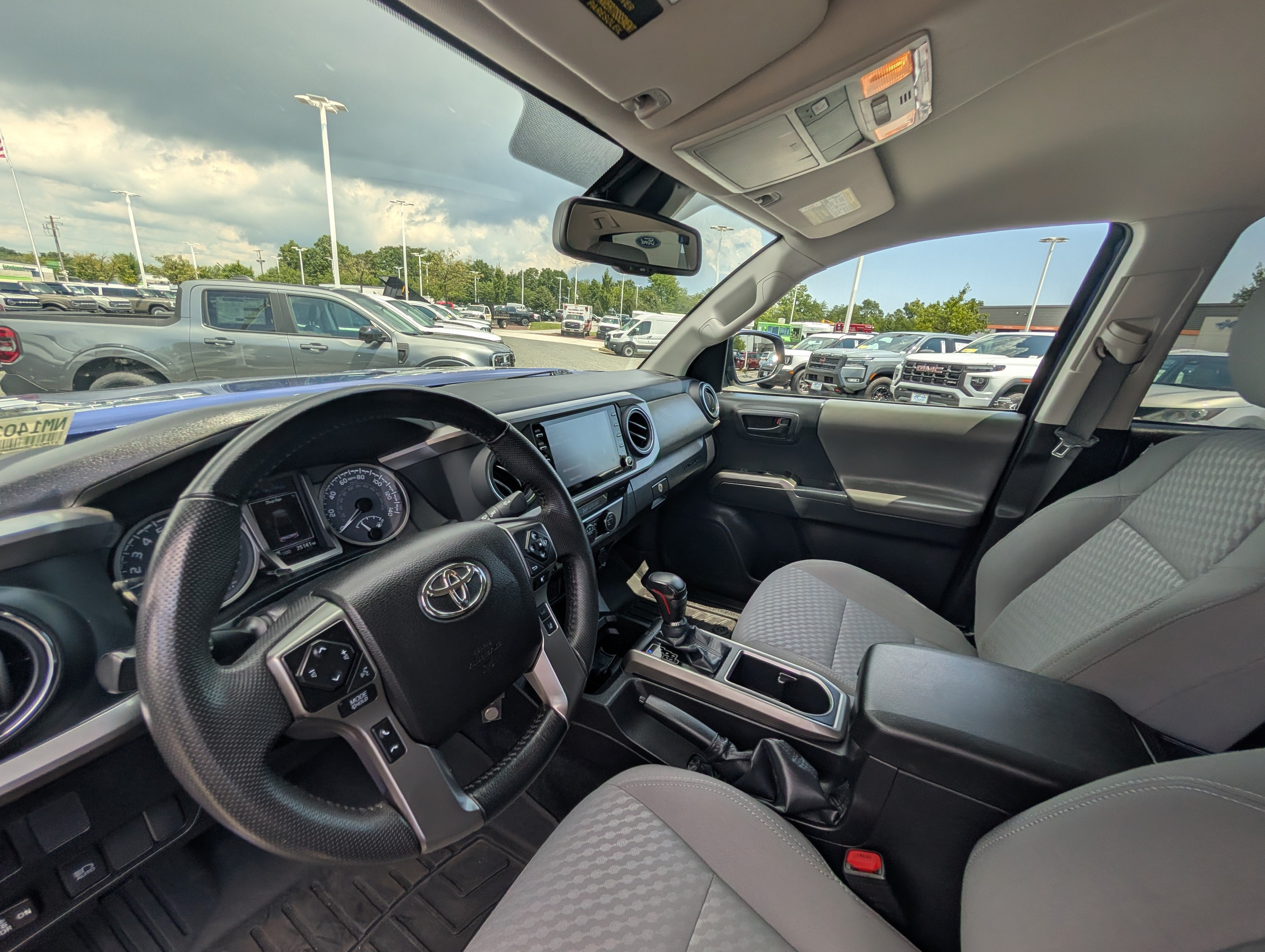 2022 Toyota Tacoma 4WD SR5