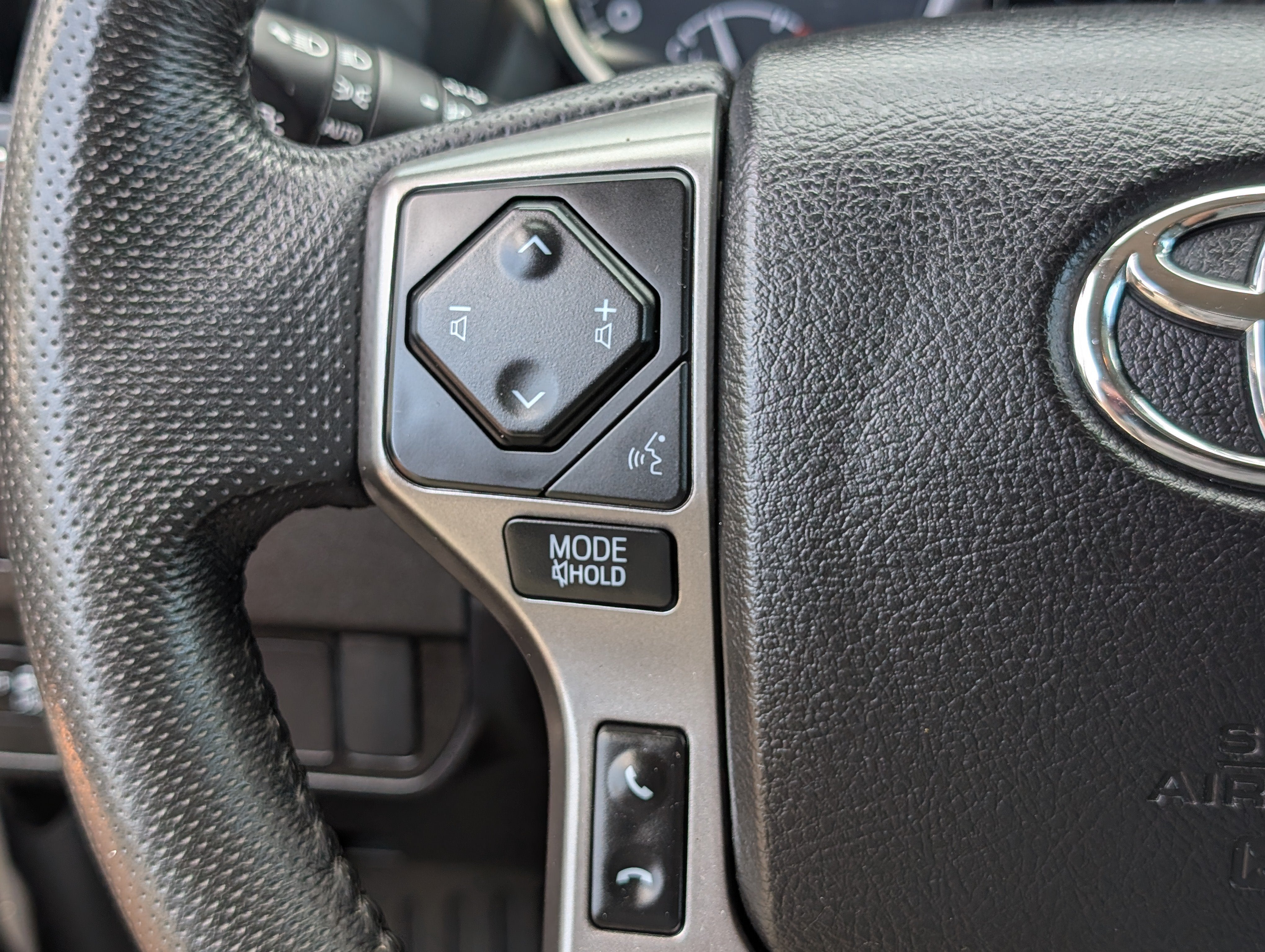 2022 Toyota Tacoma 4WD SR5