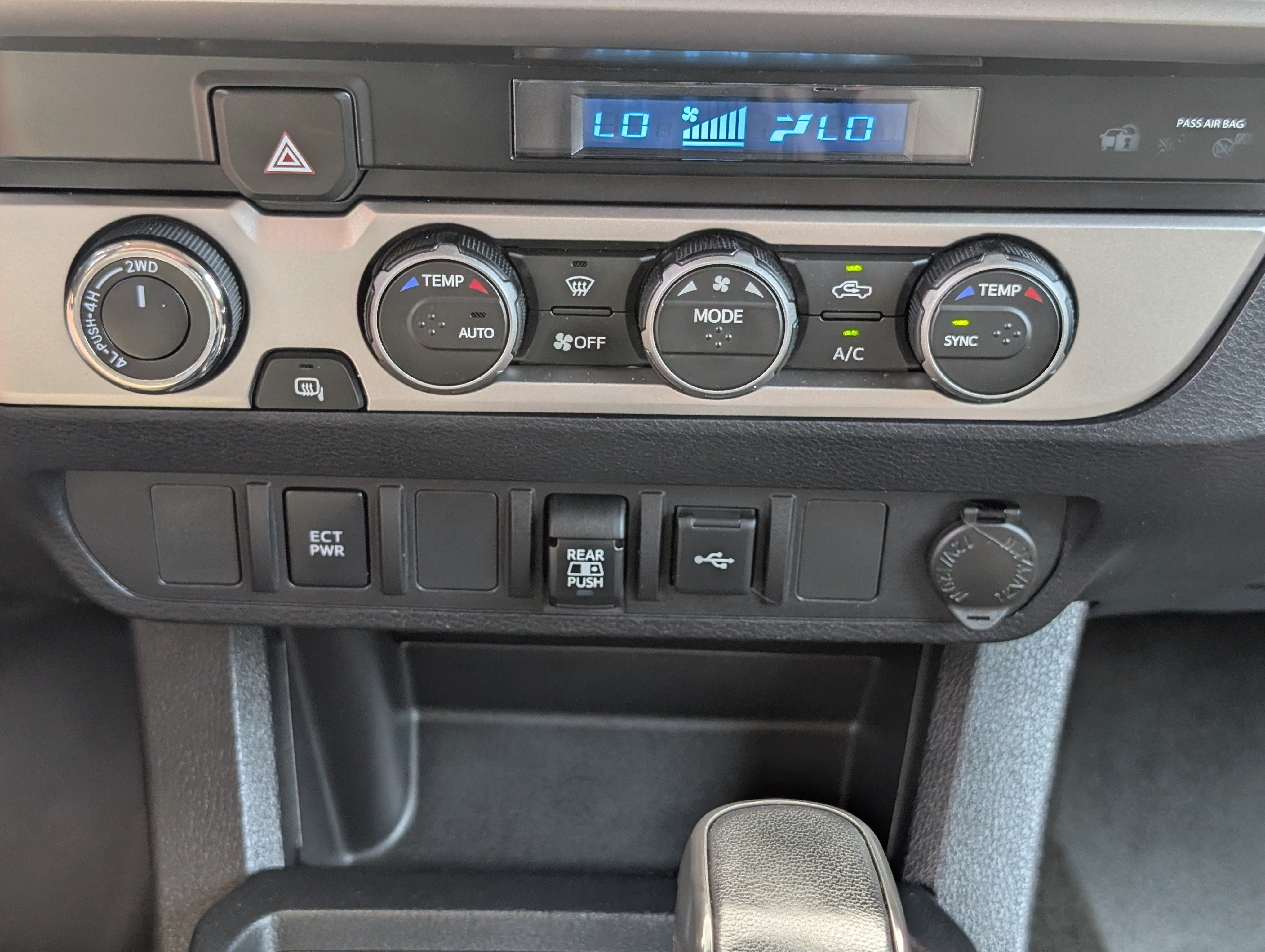 2022 Toyota Tacoma 4WD SR5