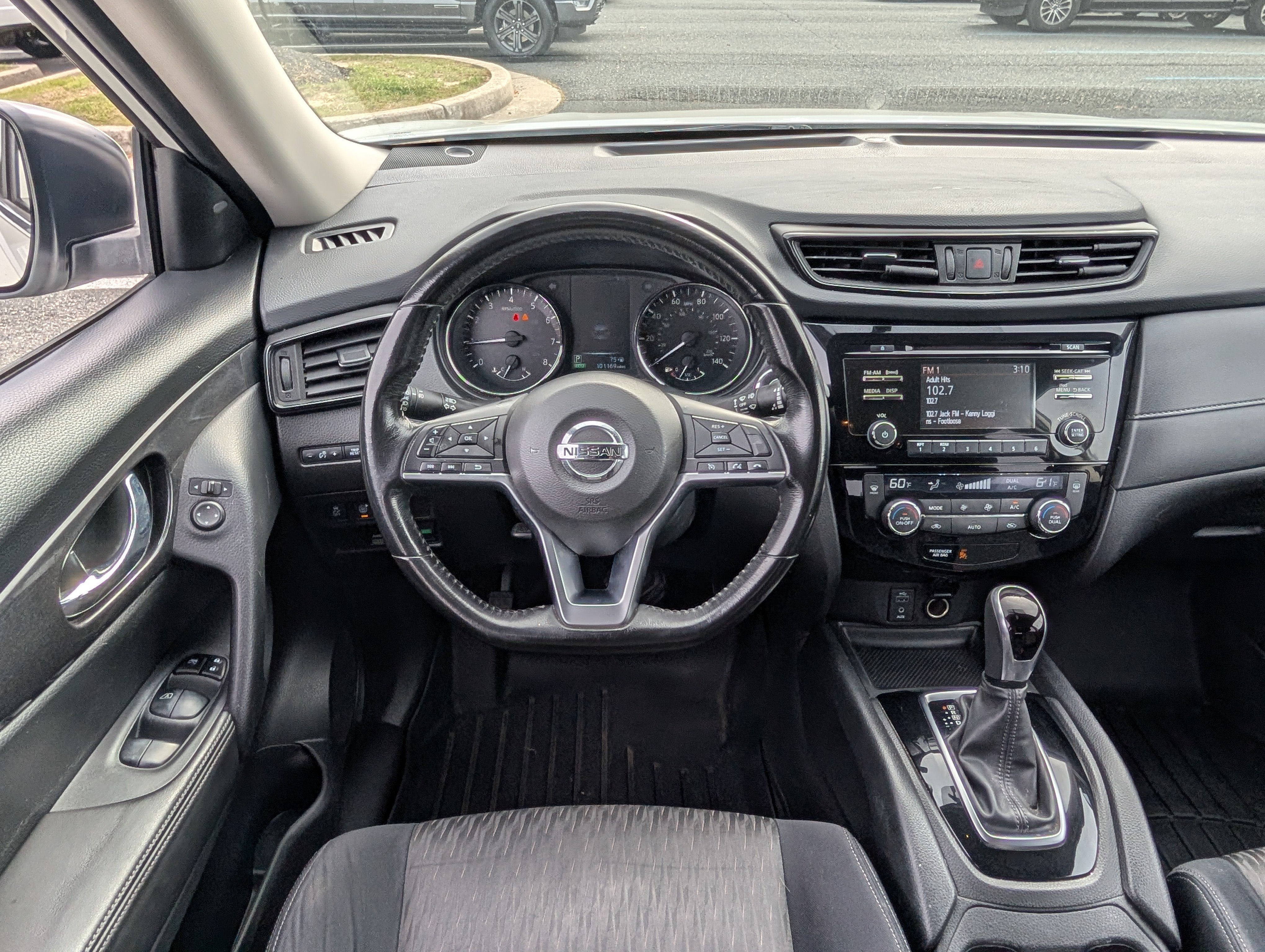 2017 Nissan Rogue SV