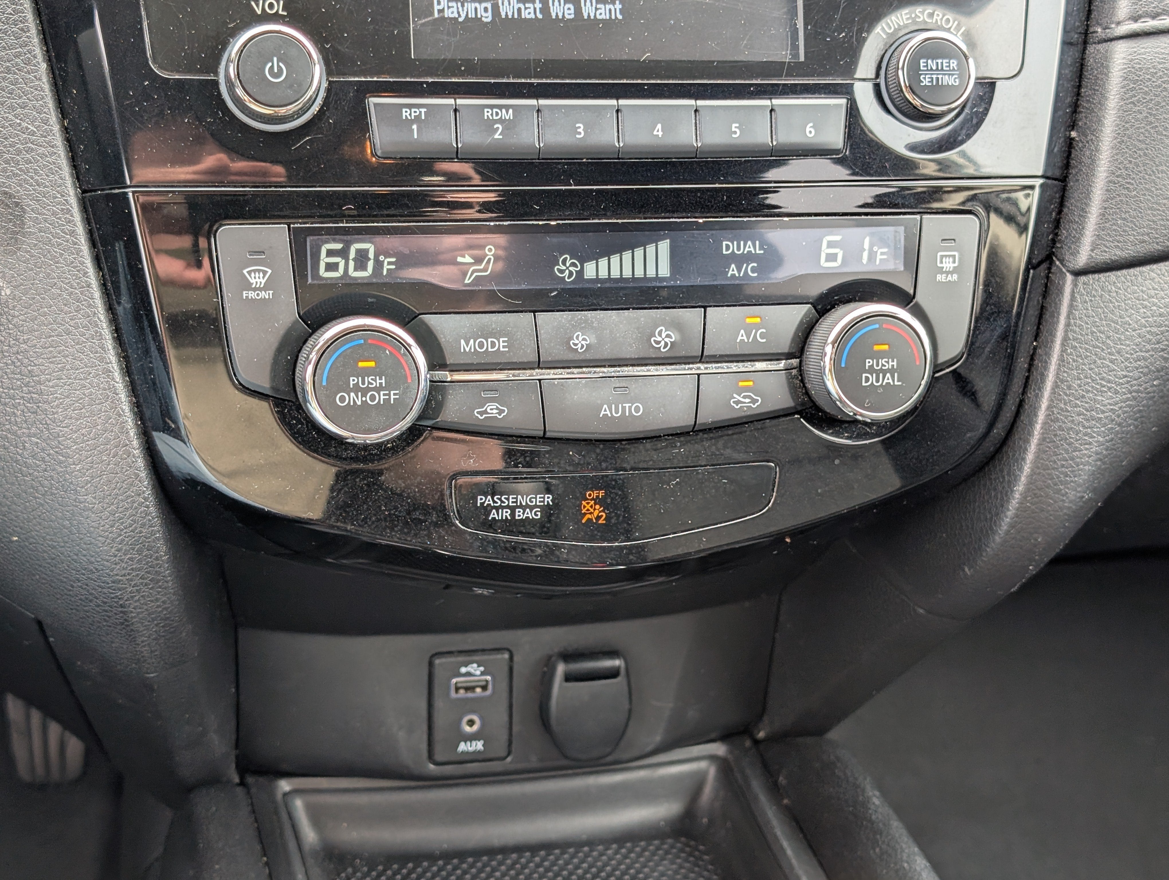 2017 Nissan Rogue SV
