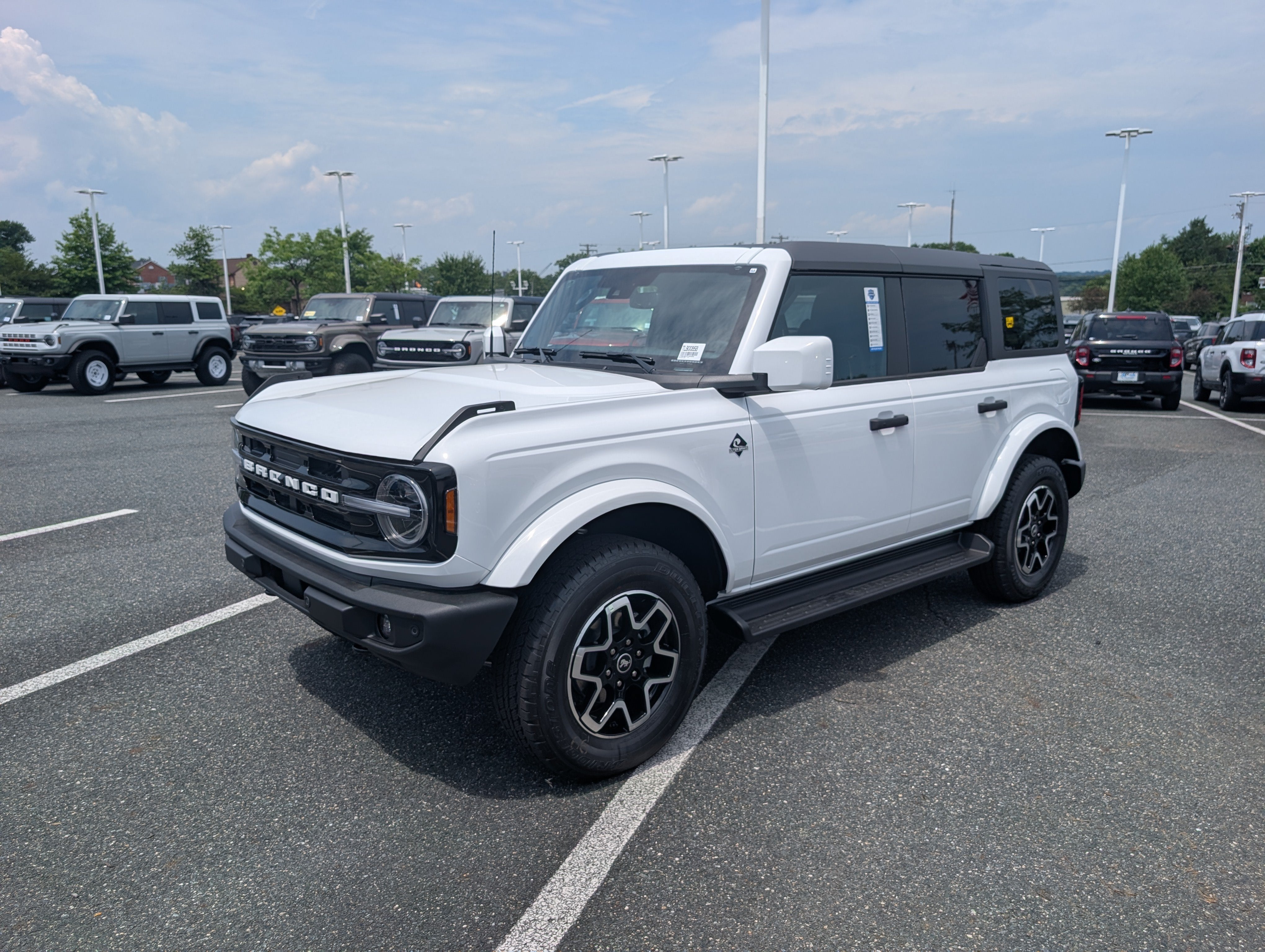 2026 Ford Bronco Outer Banks®